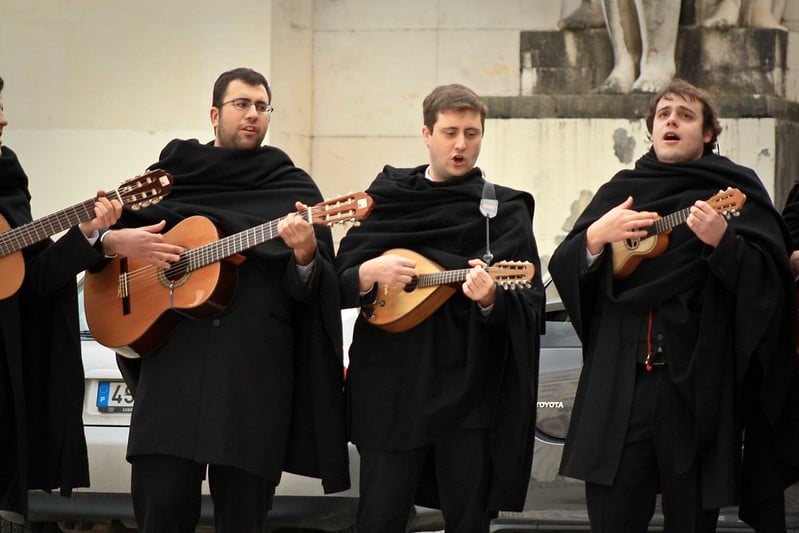 Un guide complet de l'histoire, de la musique et des traditions des thons portugais