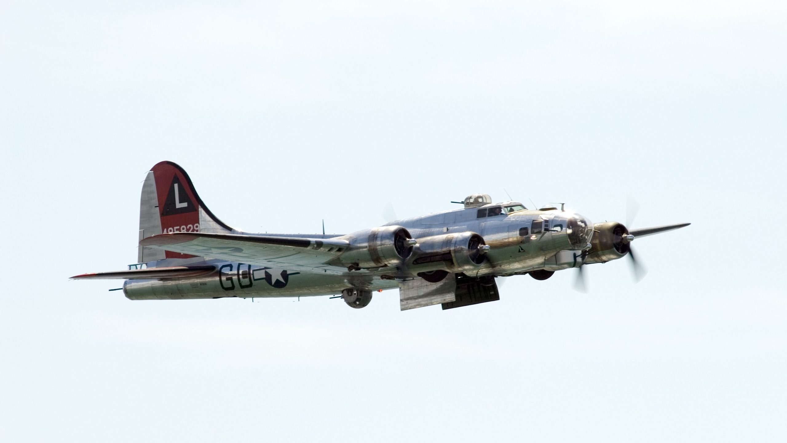 Tout ce que vous devez savoir sur le bombardier B-17 'Flying Fortress'