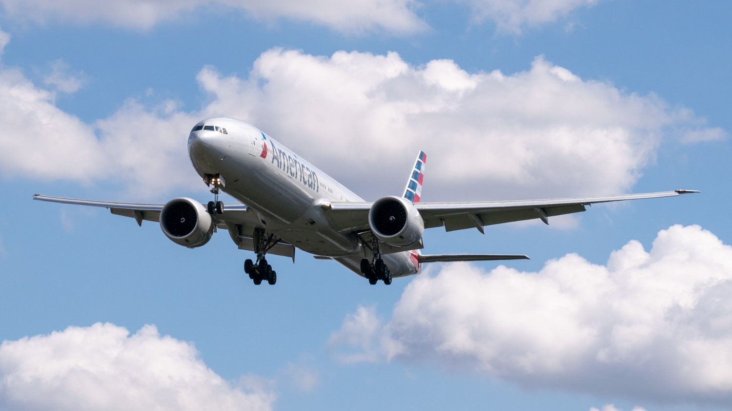 American Airlines Pilots Critical of "America West 2.0" Strategia