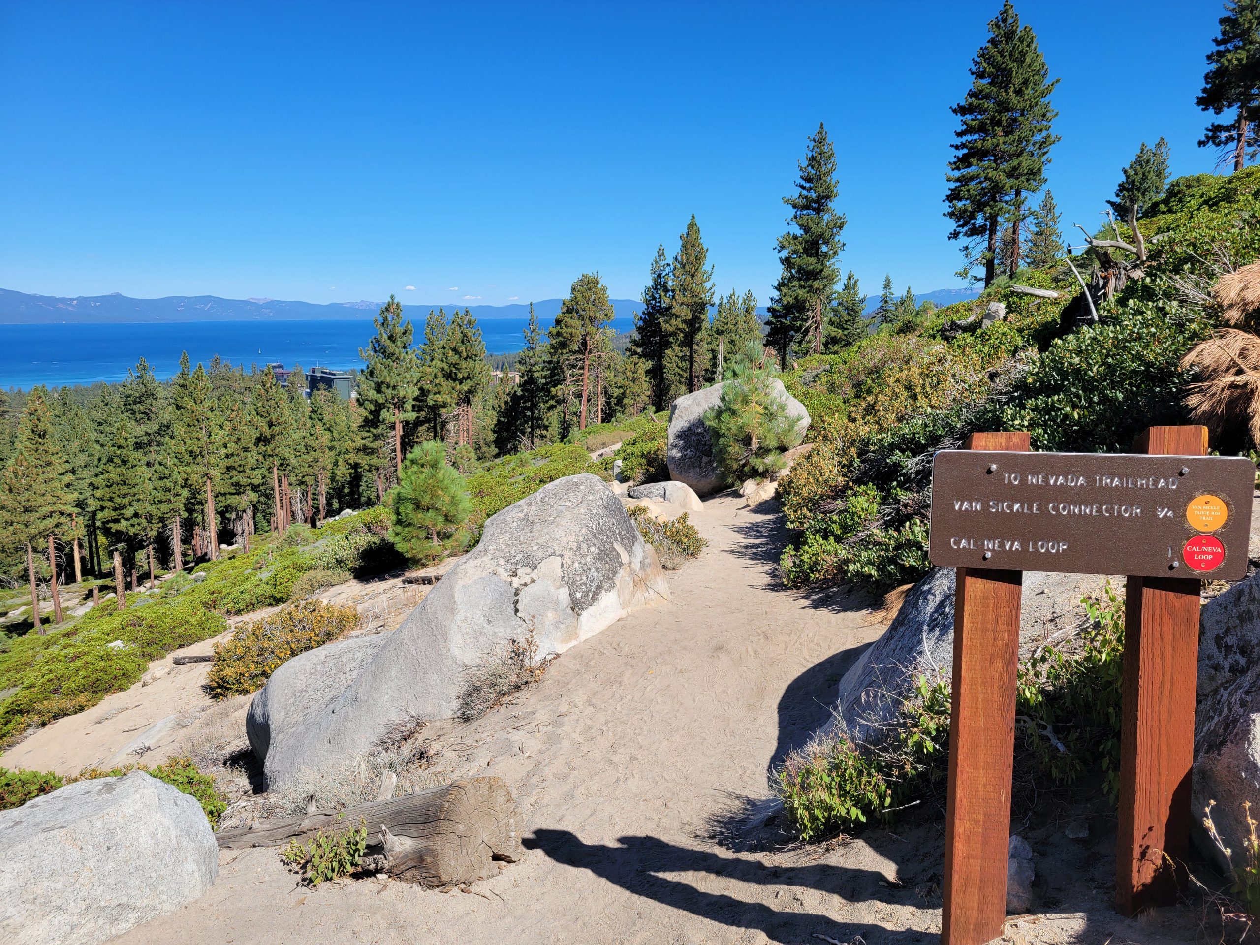 7 melhores cidades da Serra Nevada para uma viagem de fim de semana de outono