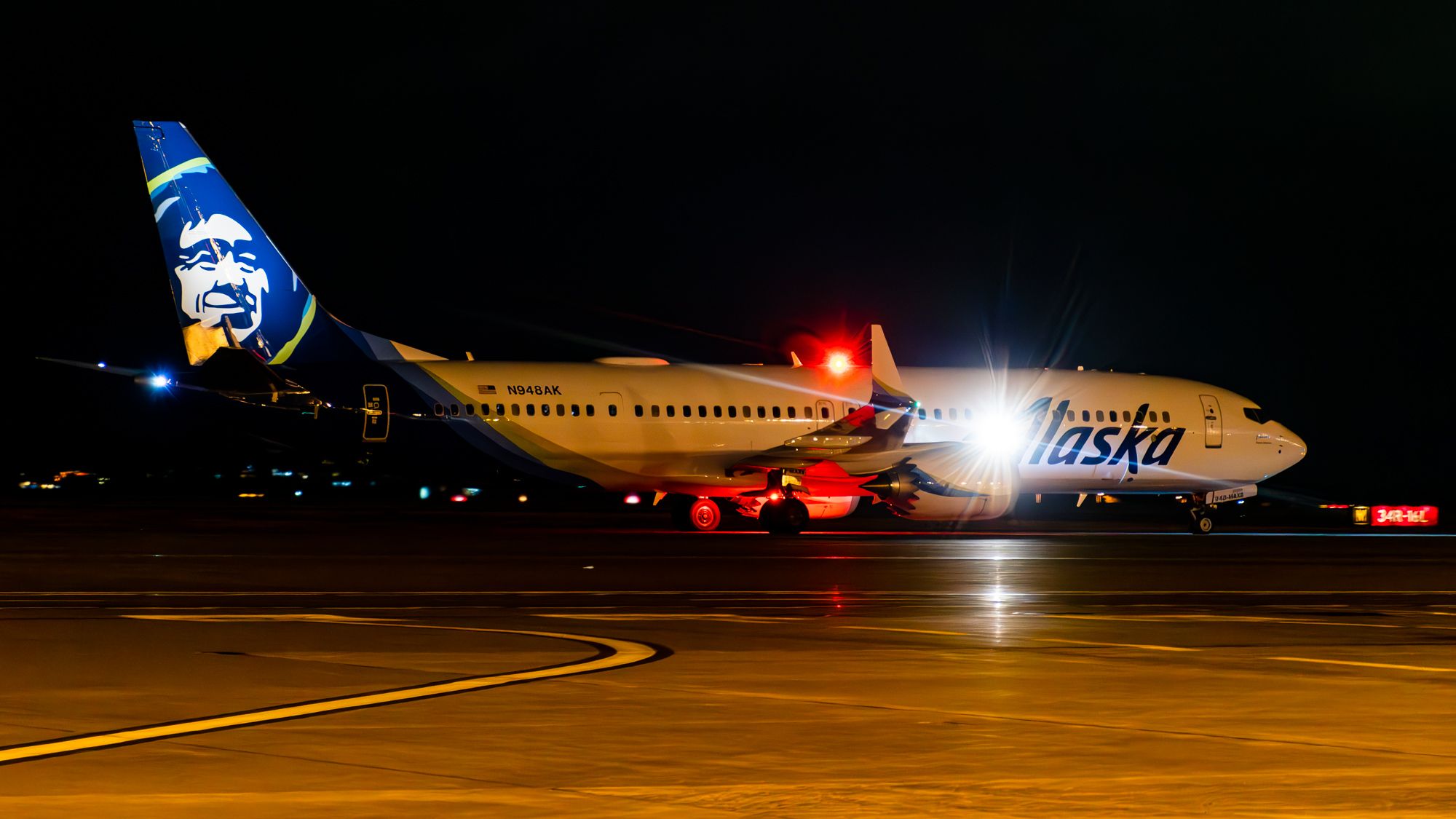 Breaking: Alaska Airlines Boeing 737 Max 9 se desvía debido a la pérdida repentina de la puerta de salida de emergencia