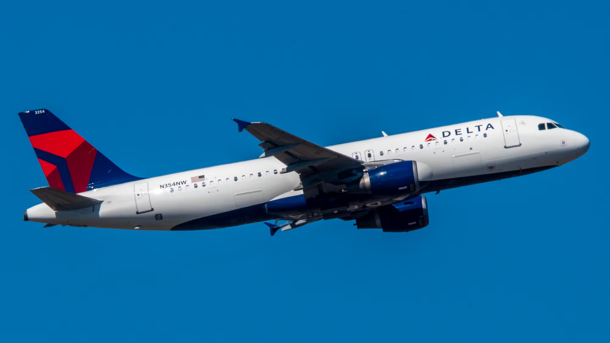 Delta Air Lines A320 a détourné vers Raleigh-Durham après que les pilotes ont signalé des fumées de poste de pilotage