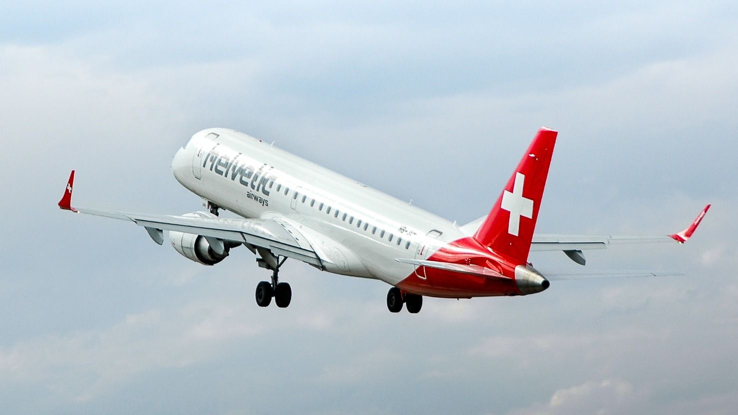 Helvetic Airways para aumentar la flota con cuatro Embraer alquilados E195s