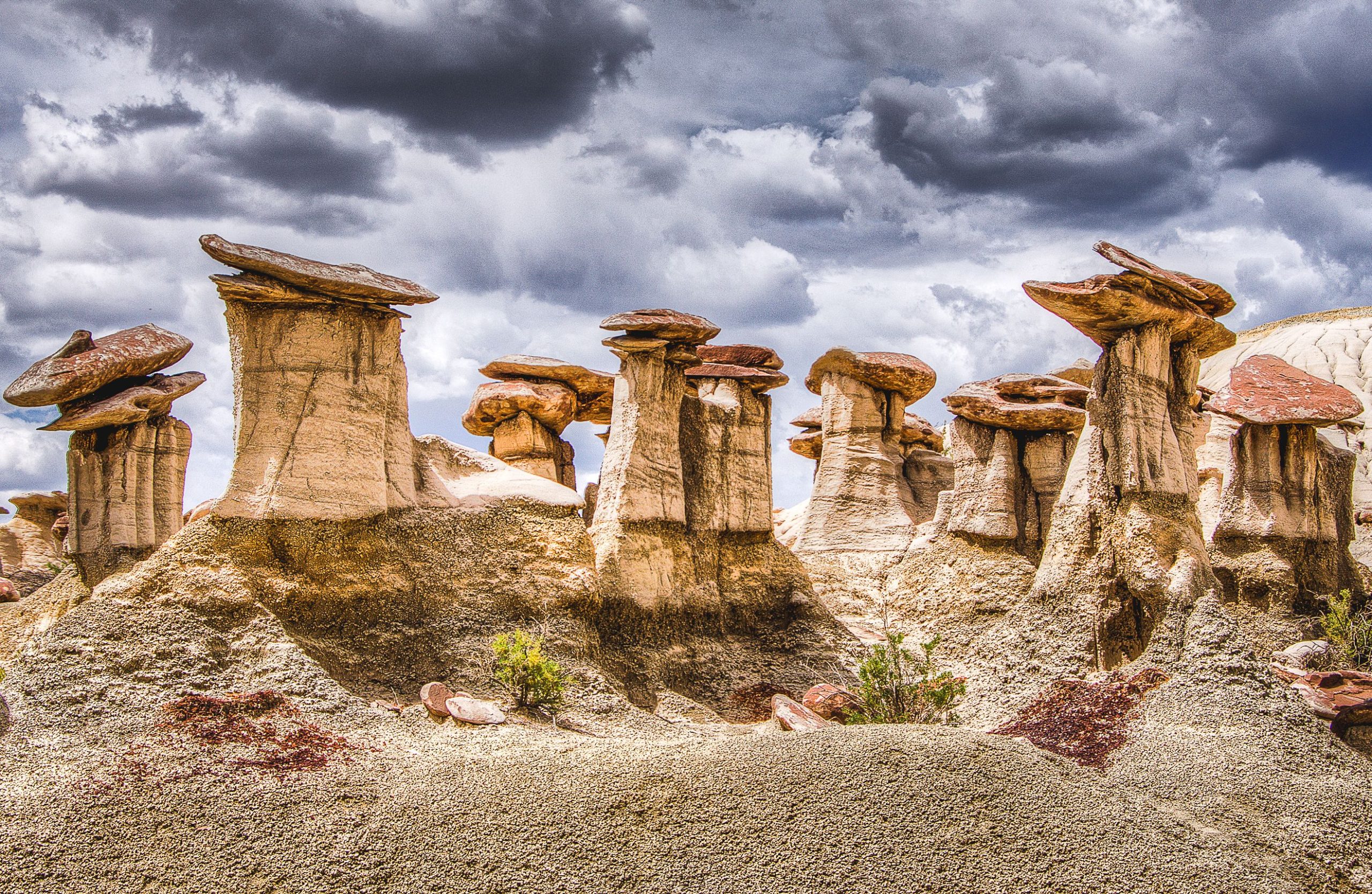 Ignorez les hoodoos de l'Utah et les Dakota Badlands pour ce lieu sous-estimé du Nouveau-Mexique qui ressemble aux deux