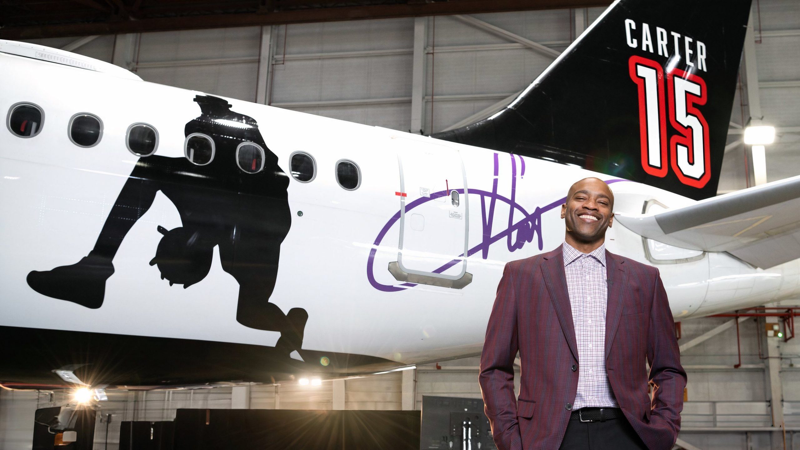 Air Canada dévoile la livrée Airbus A220 honorant NBA Toronto Raptors Star Vince Carter