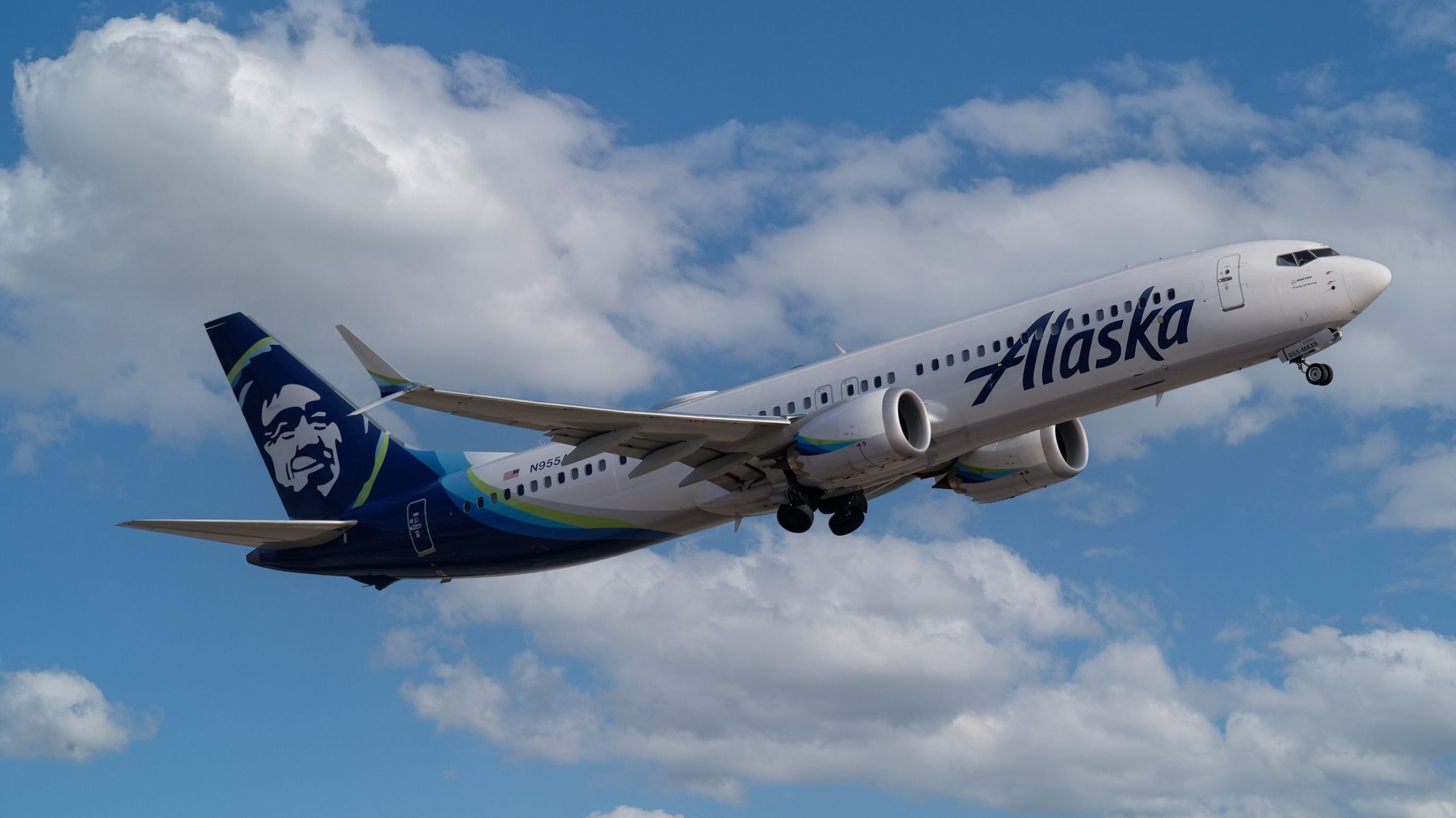 Alaska Airlines une fuerzas con Portland Trail Blazers para el Día de la Aviación Juvenil