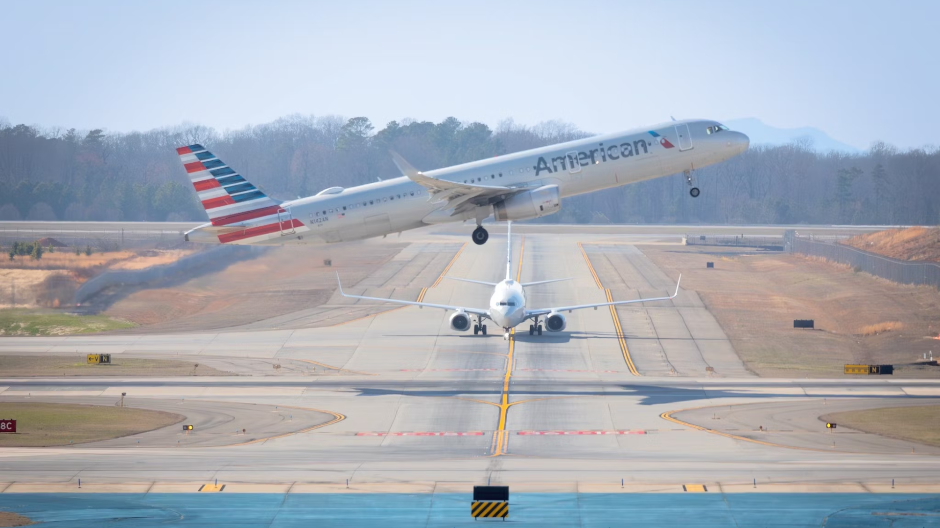 La policía confiscó alrededor de 70 libras de drogas enviadas como carga al aeropuerto internacional de Charlotte Douglas