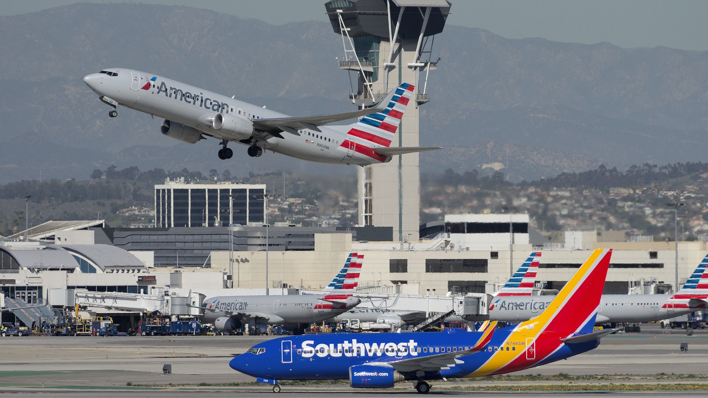 El sector de la aviación estadounidense solicita fondos de emergencia, ya que el personal de ATC no cumple con Target