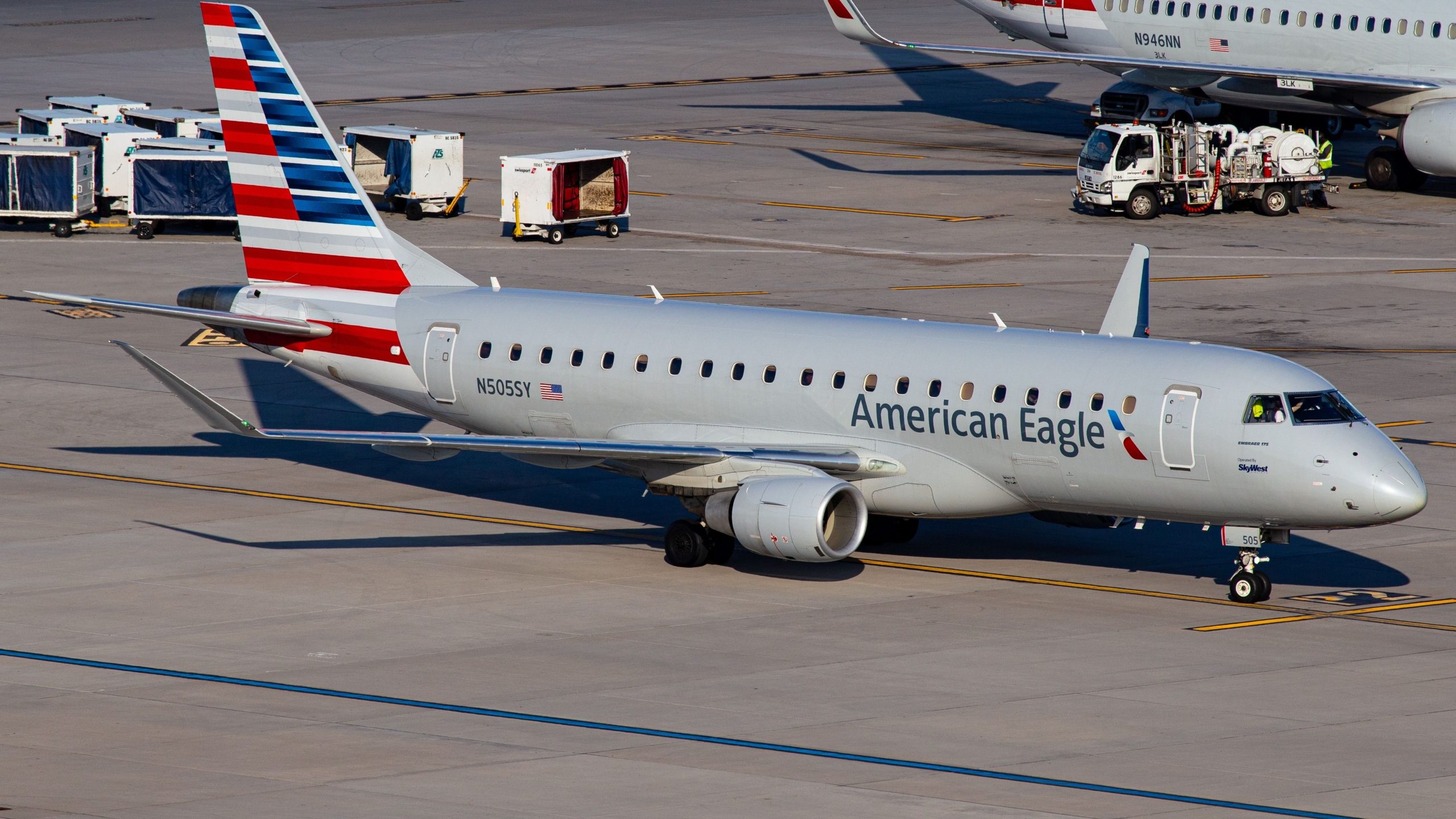 American Airlines supprime le CRJ900 et l'Embraer E175 du service après que les ailes se heurtent à l'aéroport national Reagan
