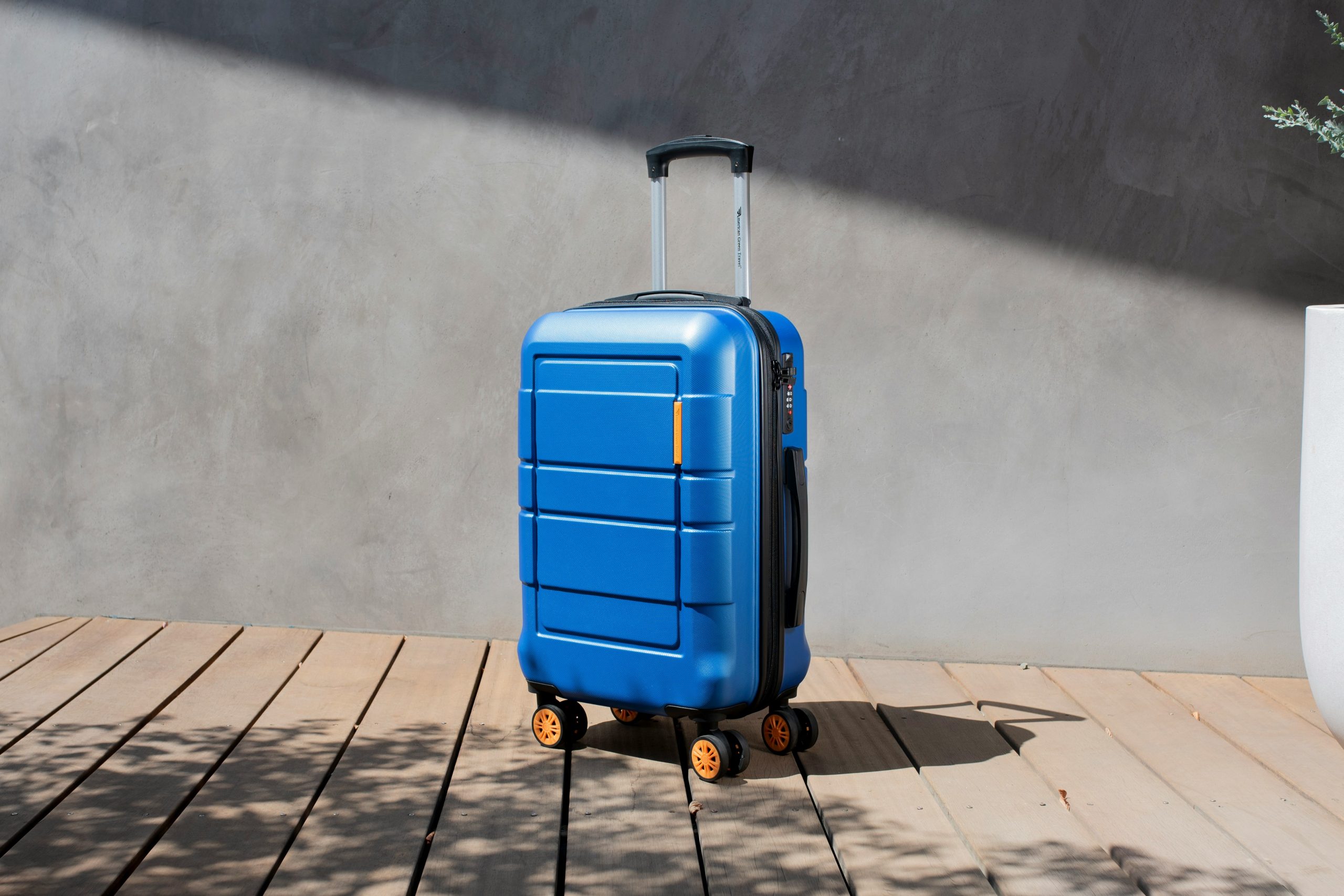 Roll Call: Samsonite vs Away Luggage