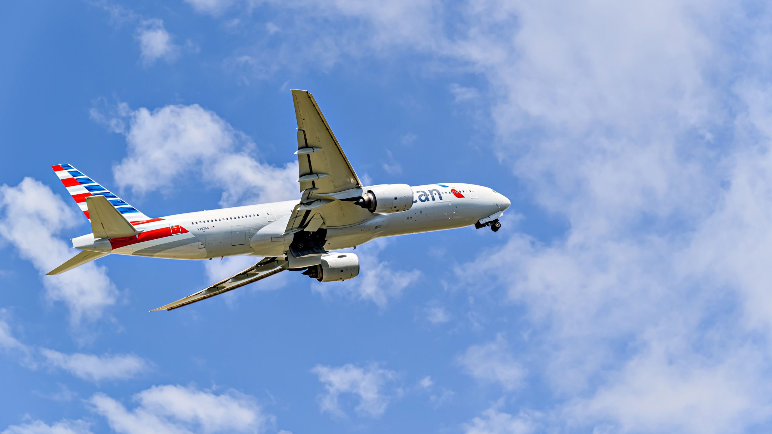 American Airlines Flight se desvía después de una supuesta advertencia de vape da como resultado altercado a bordo