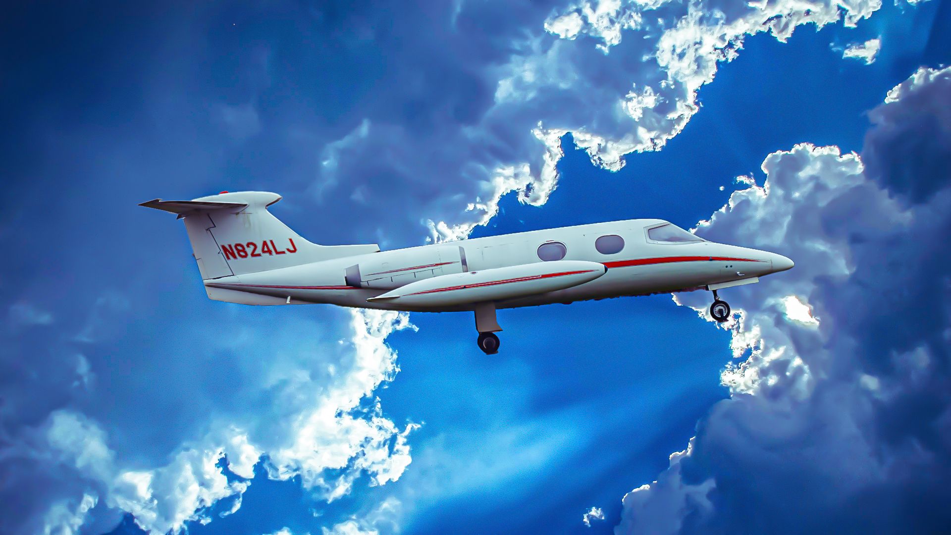 Primer jet privado: cómo se convirtió un avión de combate suizo en el Learjet 23