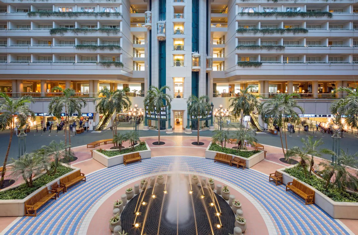 Meilleurs hôtels aéroportuaires américains pour les escales solides