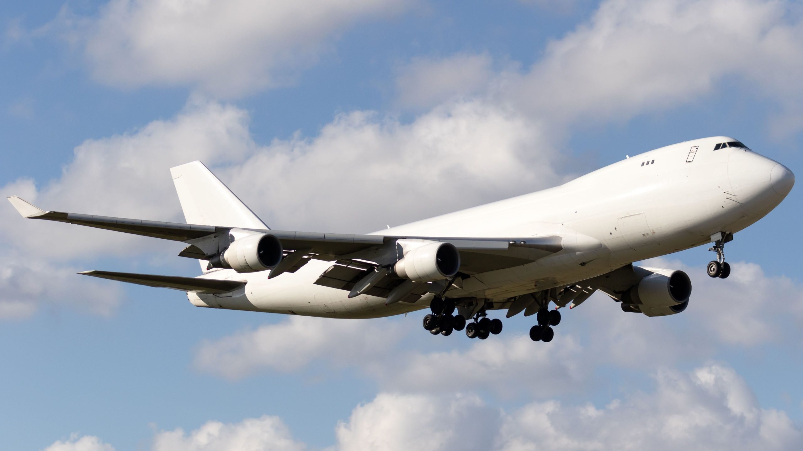 FAA emite a regra final sobre correção para o bom funcionamento do BOEING 747 Crew Seat