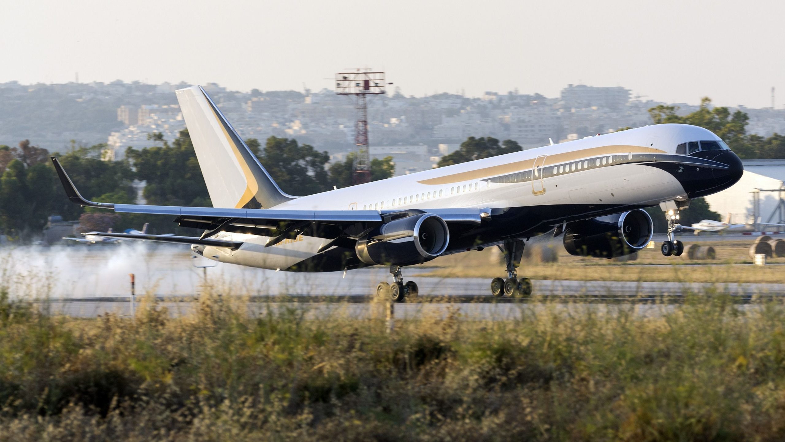 La FAA prévoit des inspections Boeing 757 plus fréquentes pour les fissures dans le cadre supérieur