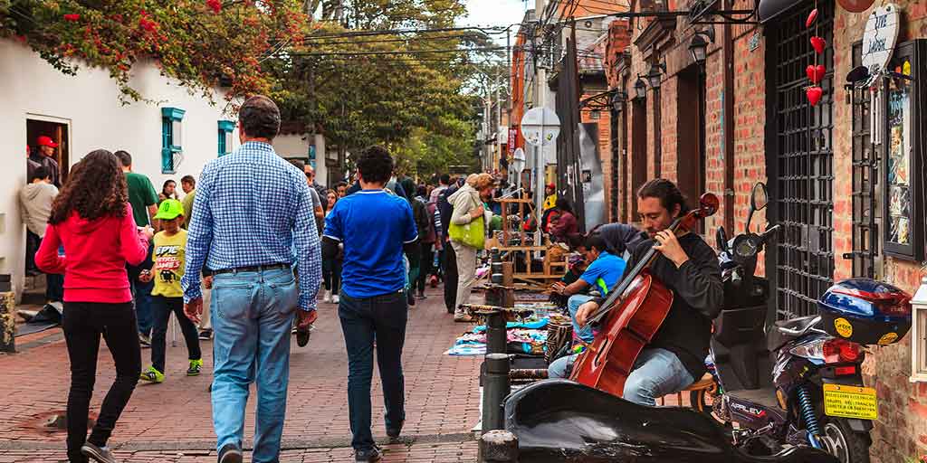 Guia de um insider para o melhor da vida noturna de Bogotá