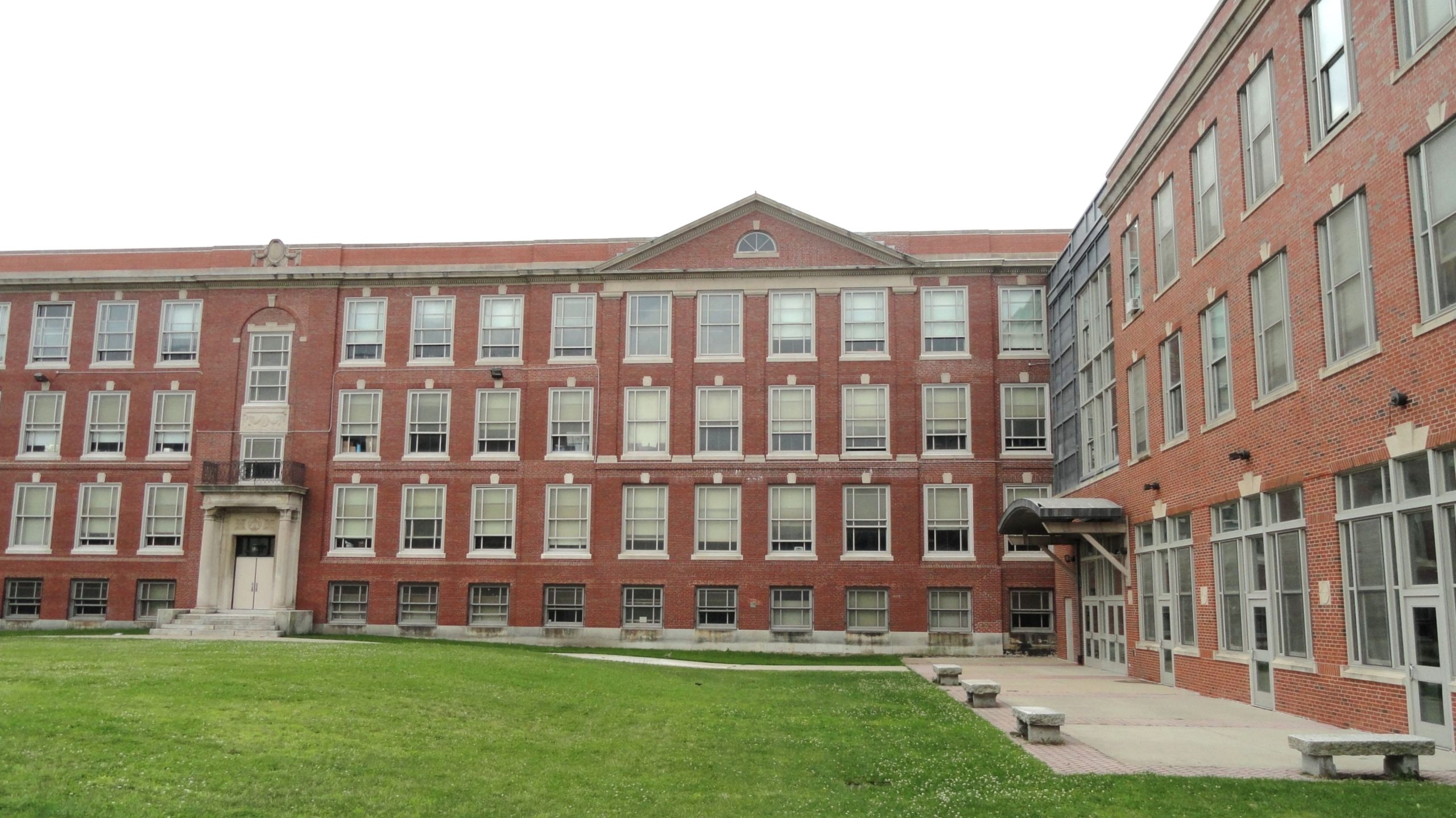 A escola mais antiga da América é mais velha que Harvard