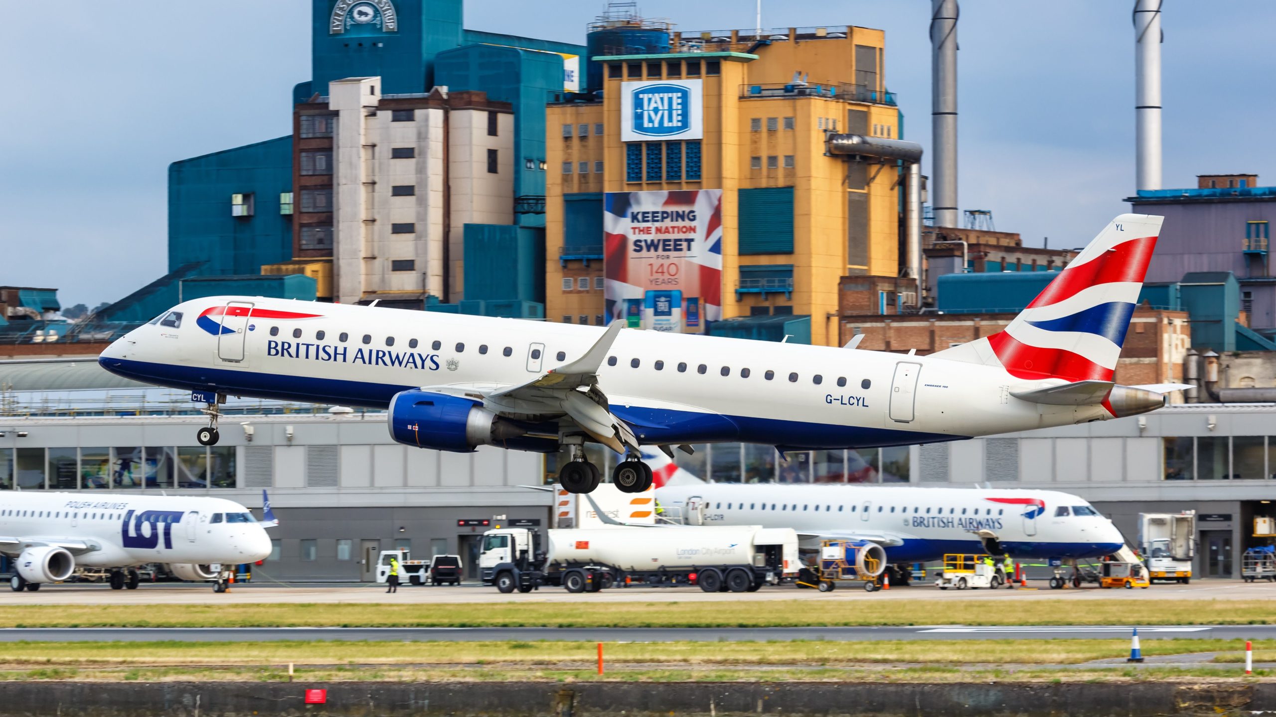 Expansão do aeroporto da cidade de Londres aprovada: as restrições de sábado permanecem