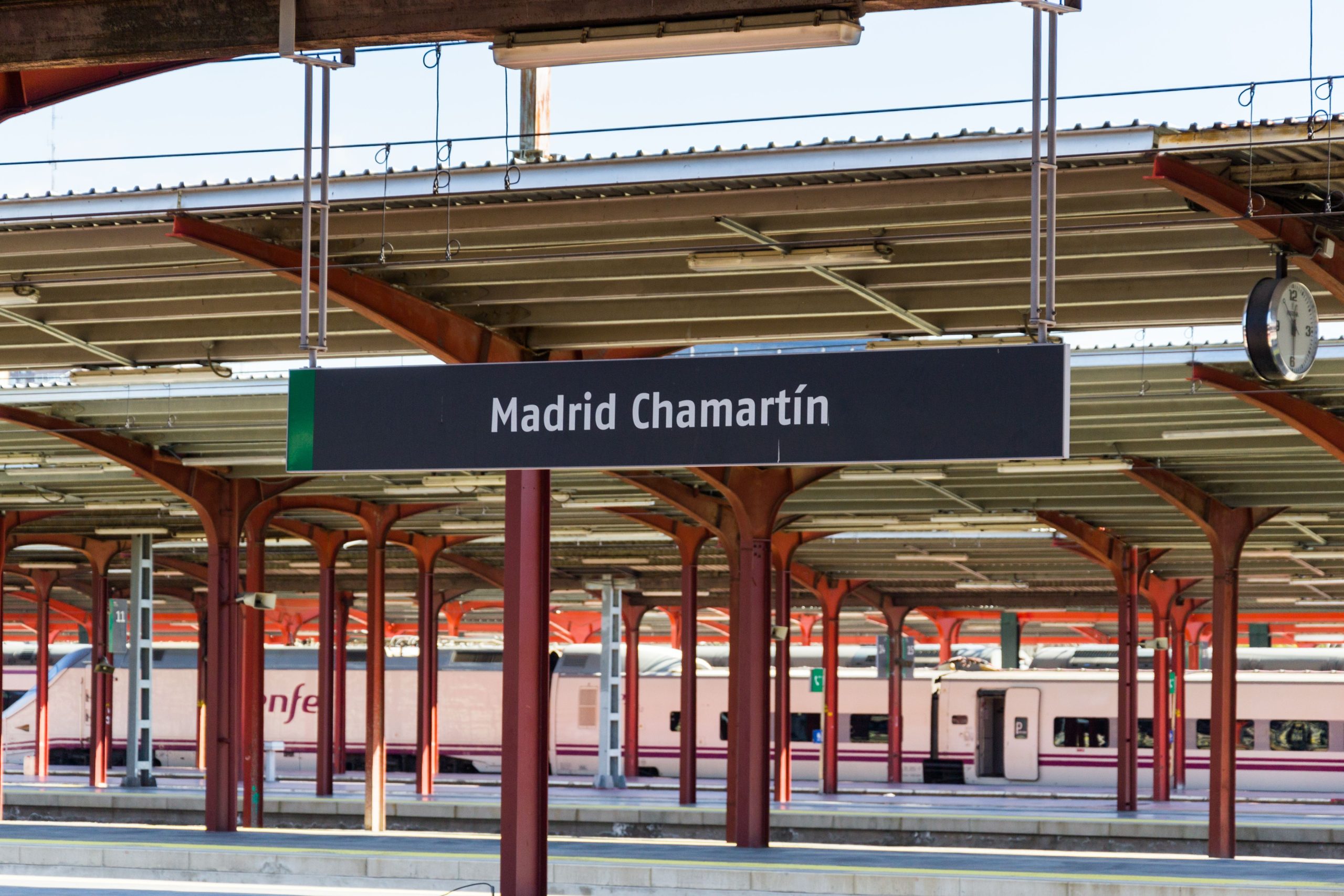 Train Derailment a Madrid, Spagna innesca le cancellazioni e le interruzioni per i pendolari