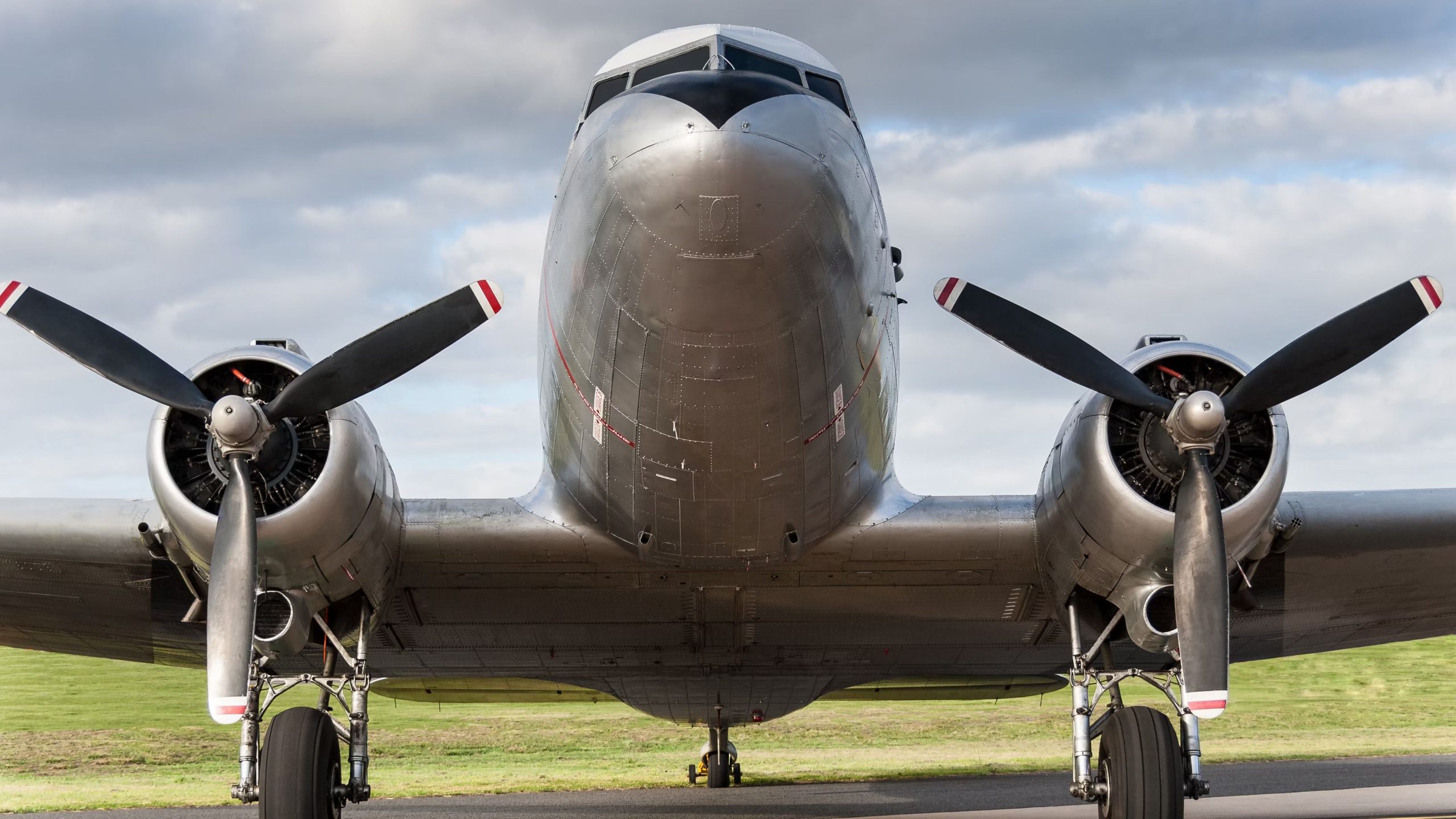 Cool: el Air France Douglas DC-3 que fue restaurado a la condición de vuelo en la era de la preservación