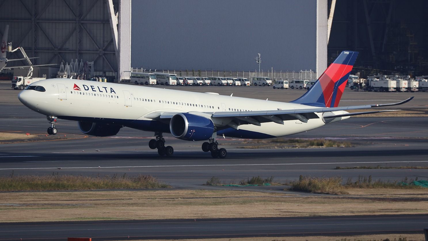 Delta Air Lines per rimuovere il requisito di riconsegna della borsa sui voli legati agli Stati Uniti con collegamenti