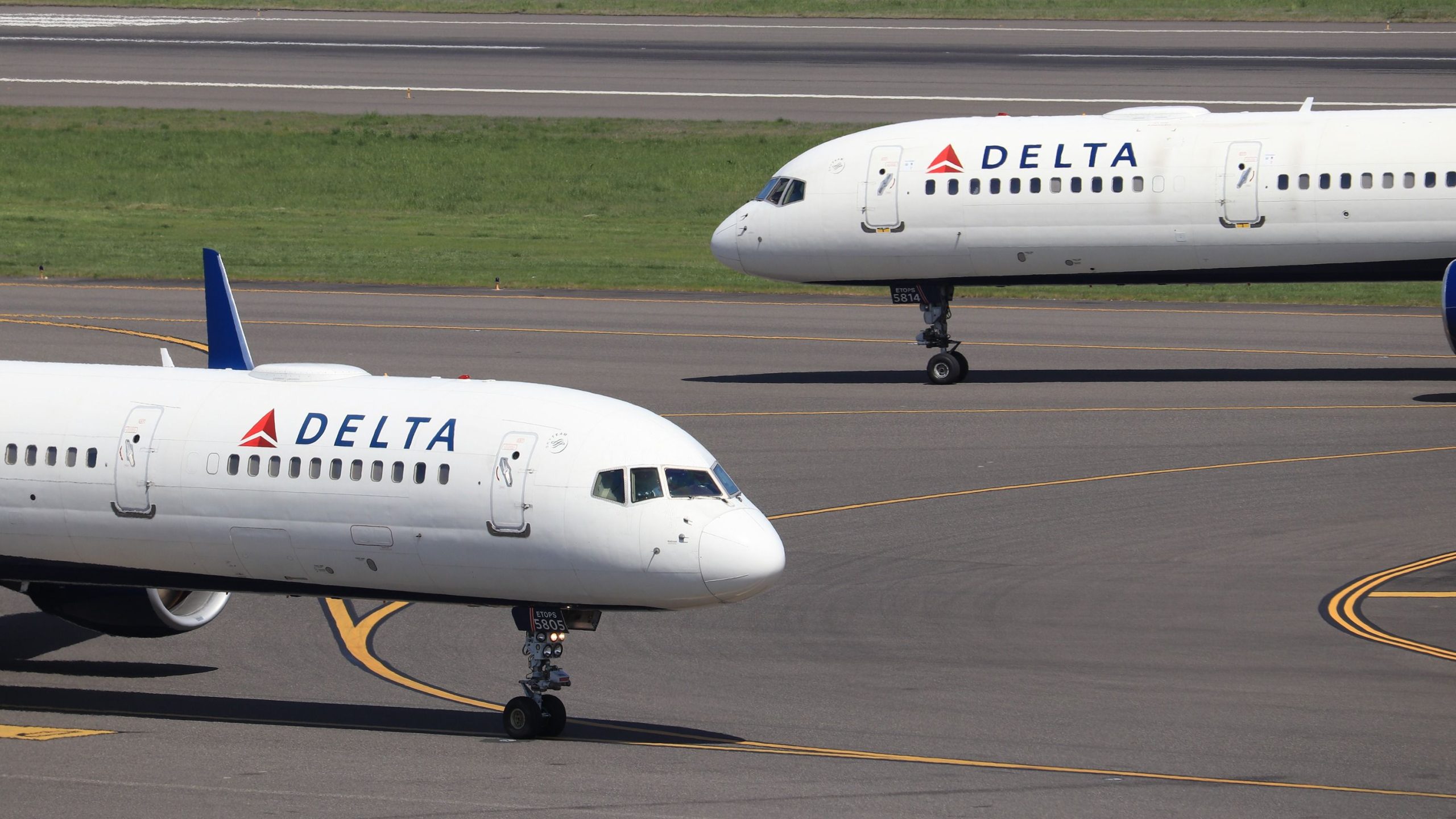 4 compagnie aeree che ti consentono di guadagnare miglia su Airbnb