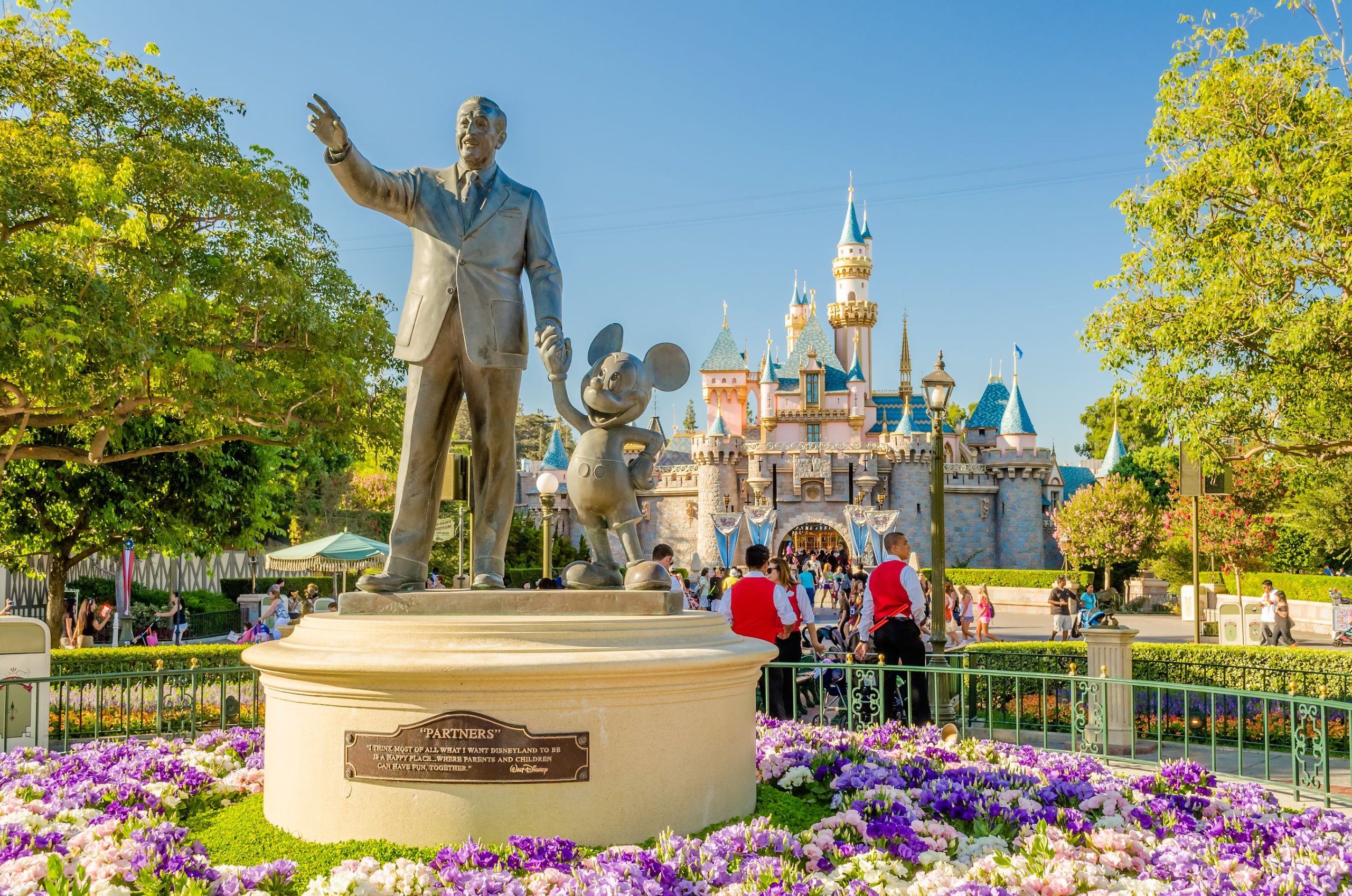 Disneyland comienza las festividades del 70 aniversario con cambios en el viaje querido