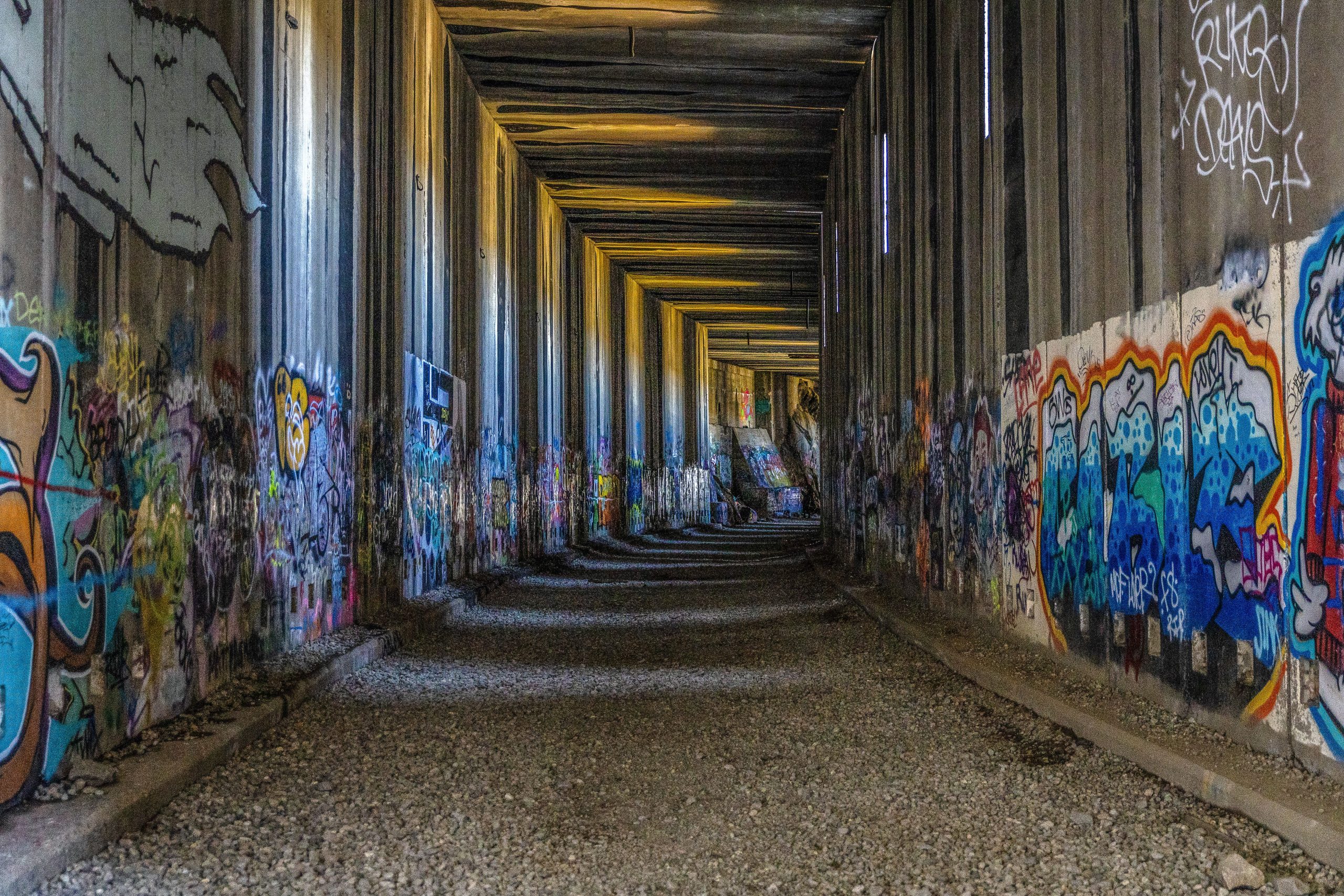 Les tunnels secrètement abandonnés de la Californie près du lac Tahoe cachent une surprise fraîche que vous pouvez faire de la randonnée pour