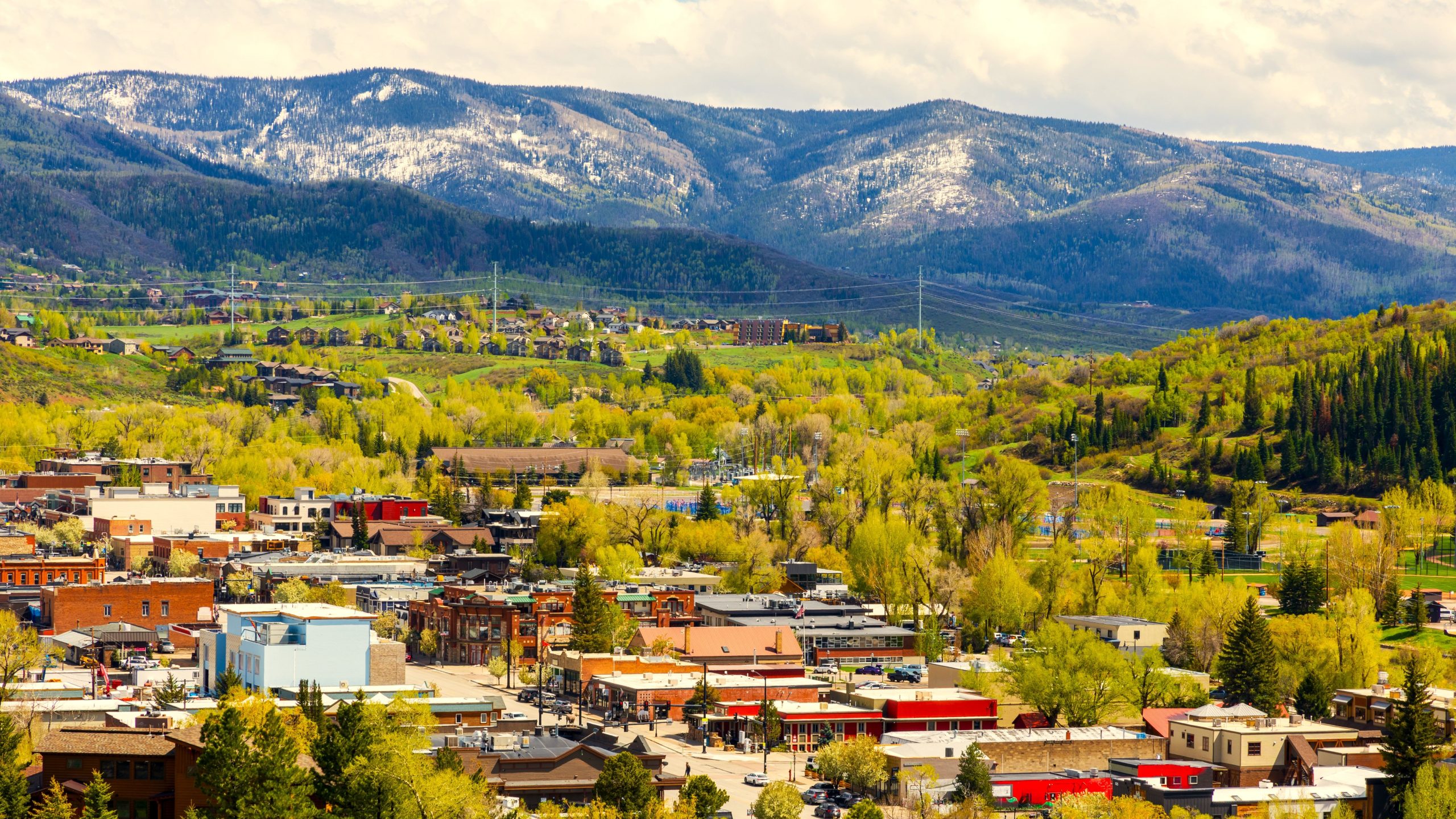 10 hermosas ciudades de montaña en las Montañas Rocosas que son excelentes para la jubilación
