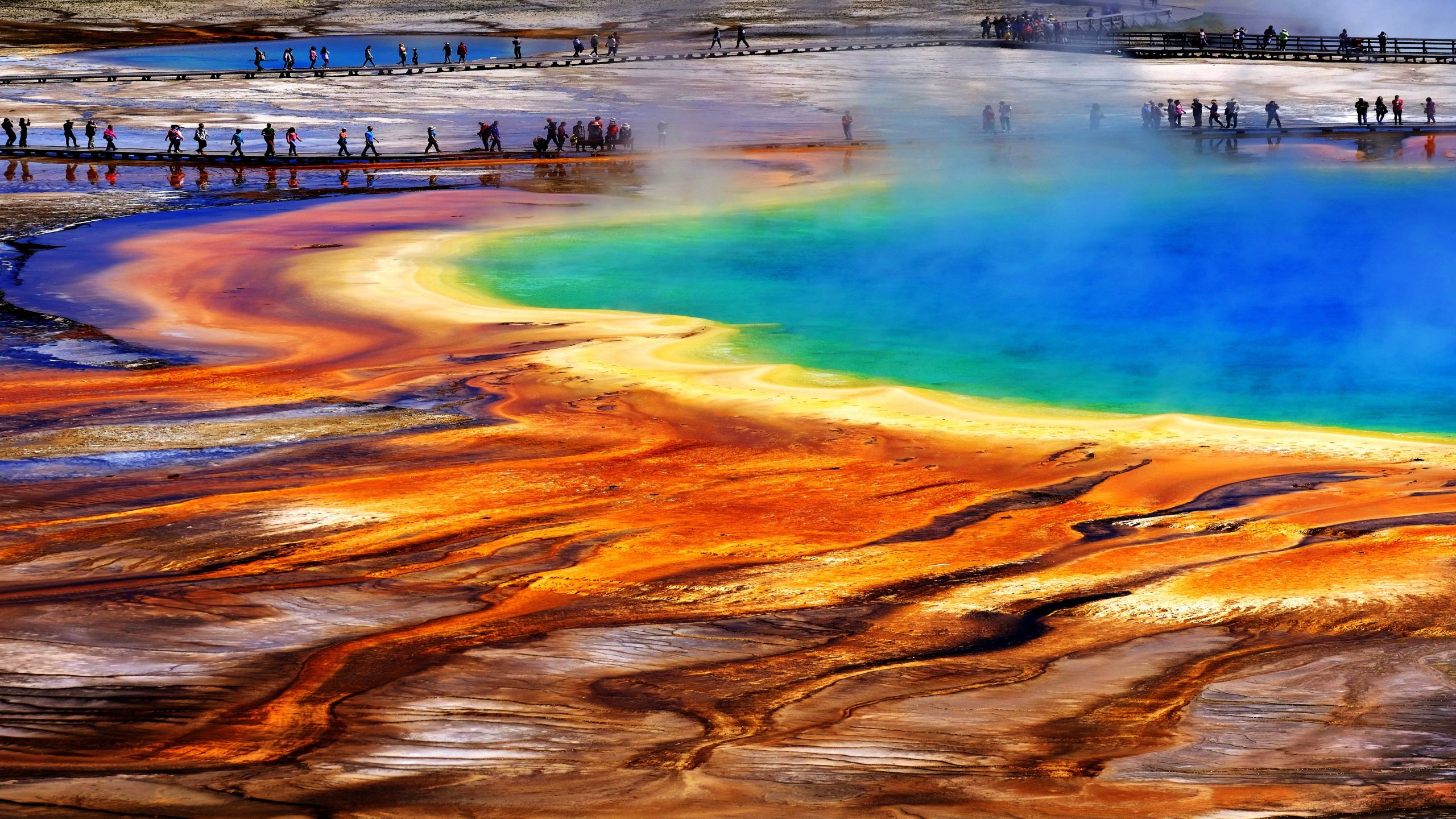 O Parque Nacional de Yellowstone está realmente espalhado por esses três estados