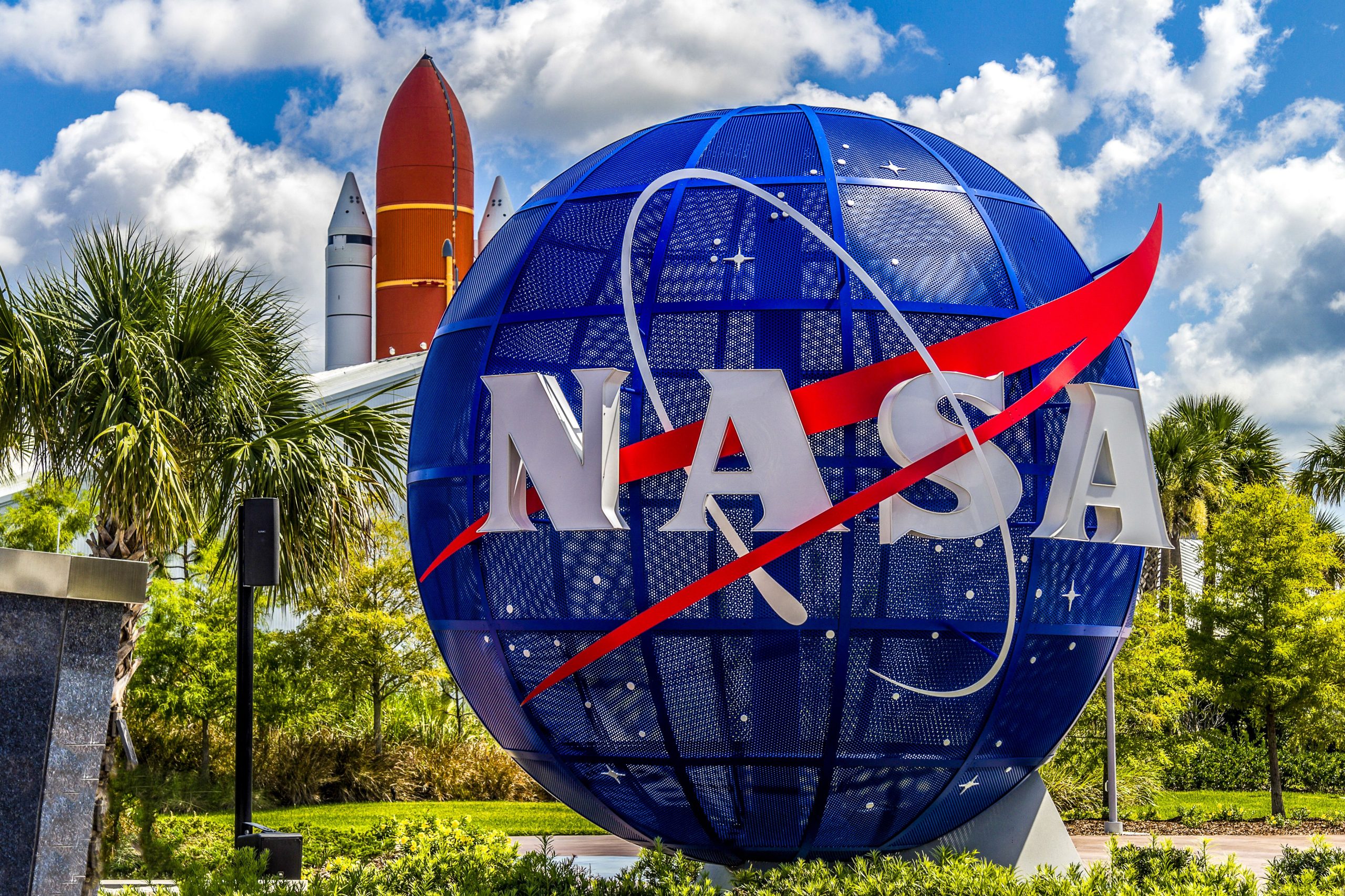 La NASA prohíbe algunos artículos extraños en sus instalaciones