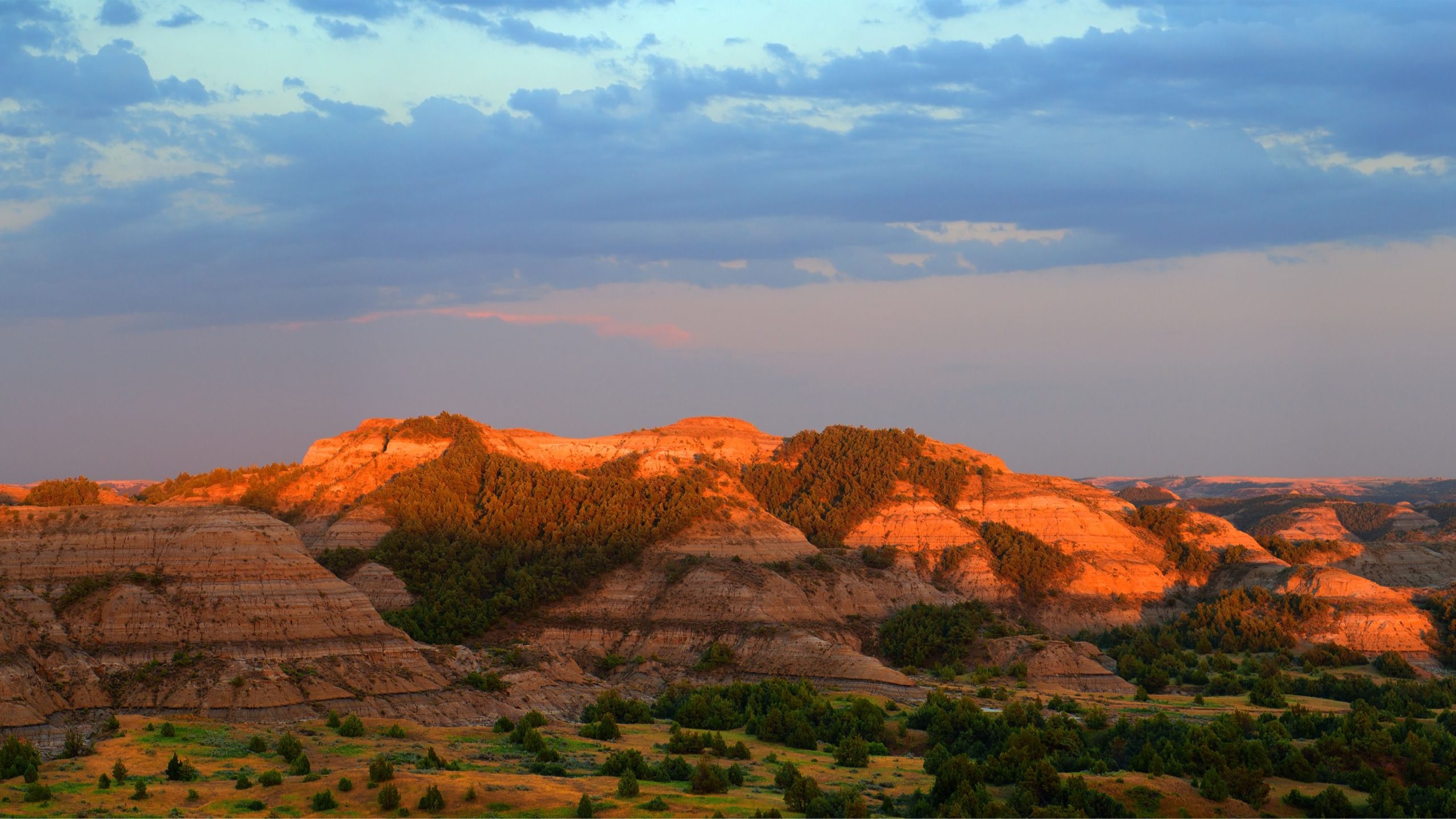 Près du seul parc national du Dakota du Nord est la ville de la passerelle du parc le plus sous-estimé d'Amérique