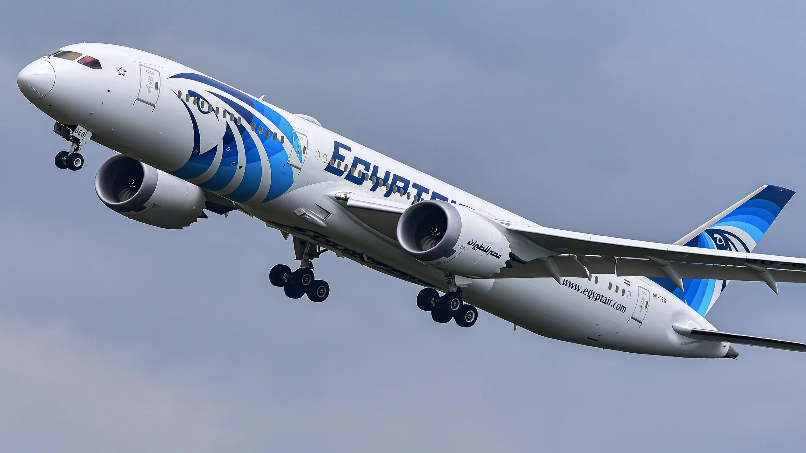 Egyptair Boeing 787 fait du détournement à Dublin alors que le pare-brise se fissure au milieu de l'Atlantique