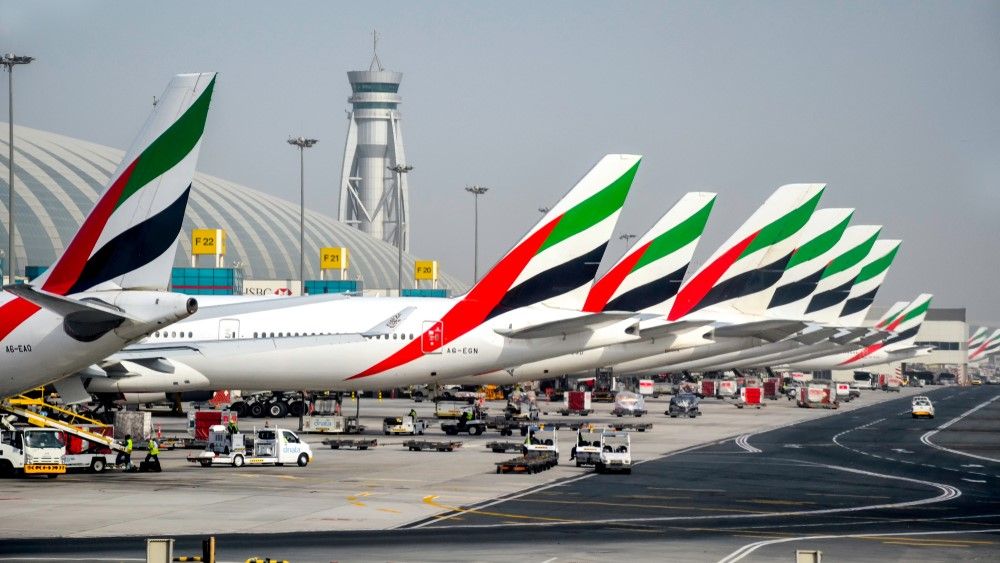 Realizaciones de Emirates para multitudes de Dubai con puntas del aeropuerto