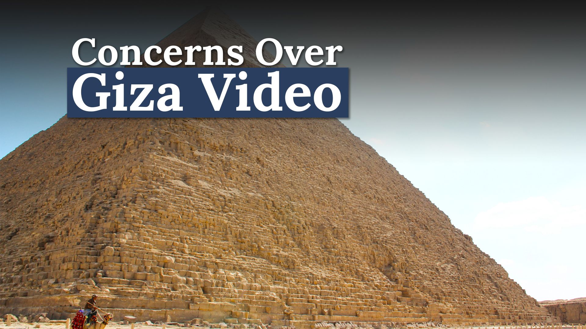 Des experts indignés par la vidéo des travailleurs martèle la grande pyramide de Giza de l'Égypte