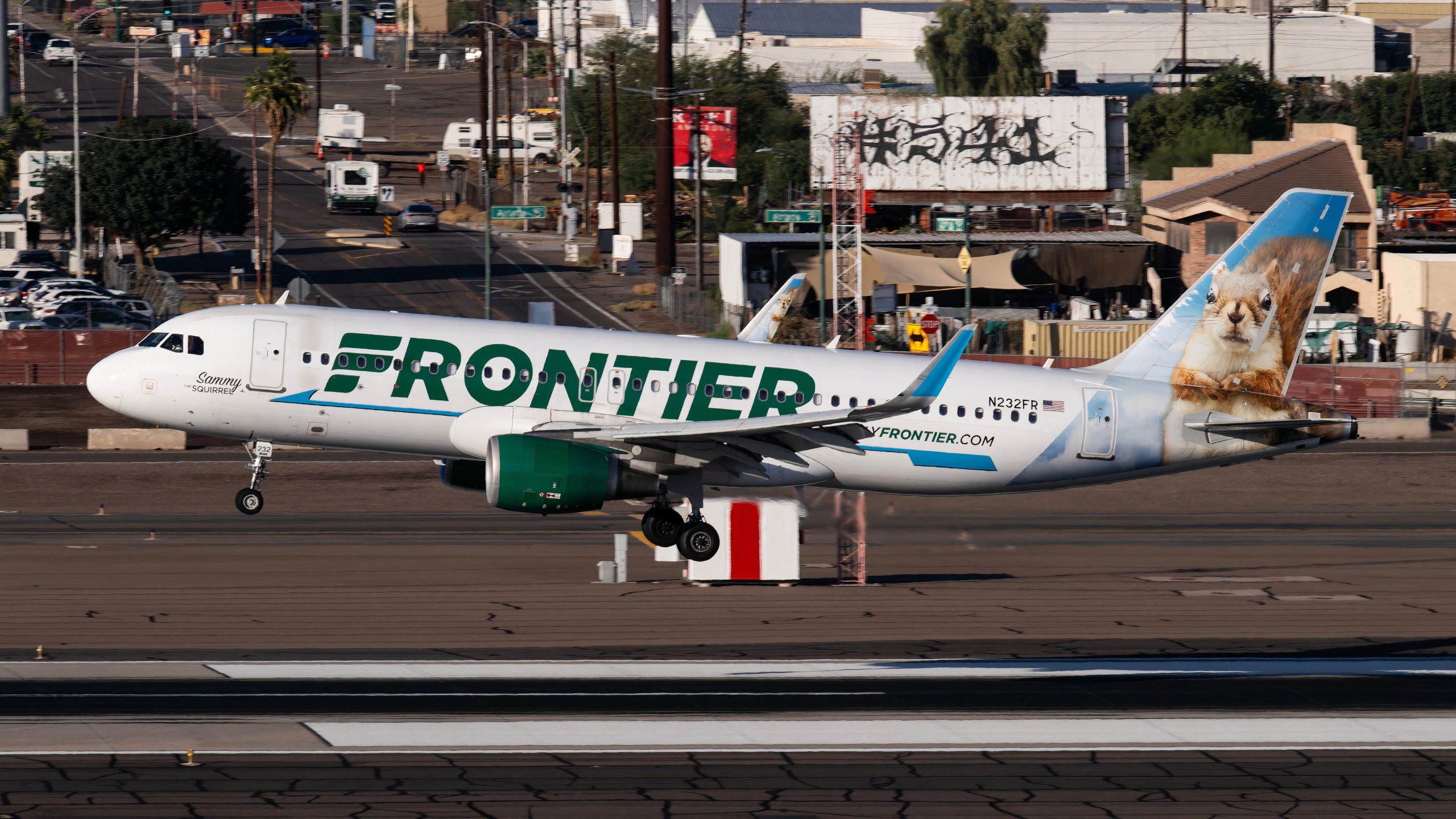 Homme Assauts Frontier Airlines Assistants de vol et menace de tuer les passagers