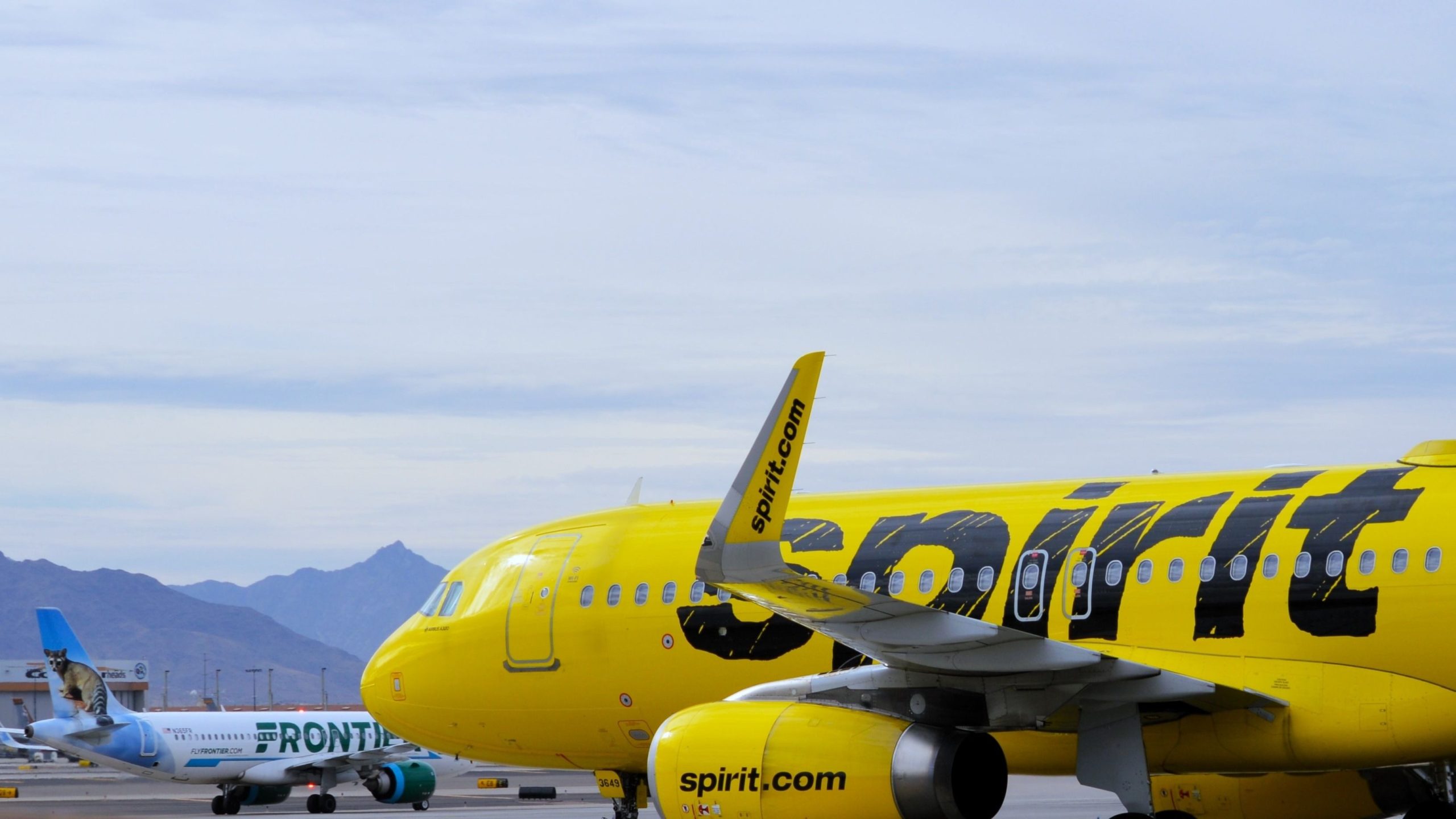 Spirit Airlines rejette l'offre de fusion de Frontier Airlines comme «terriblement insuffisante financièrement»