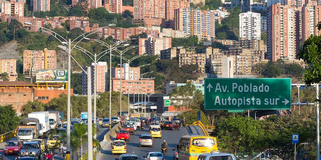 Una guía para moverse por Medellin: metro, taxi y autobús