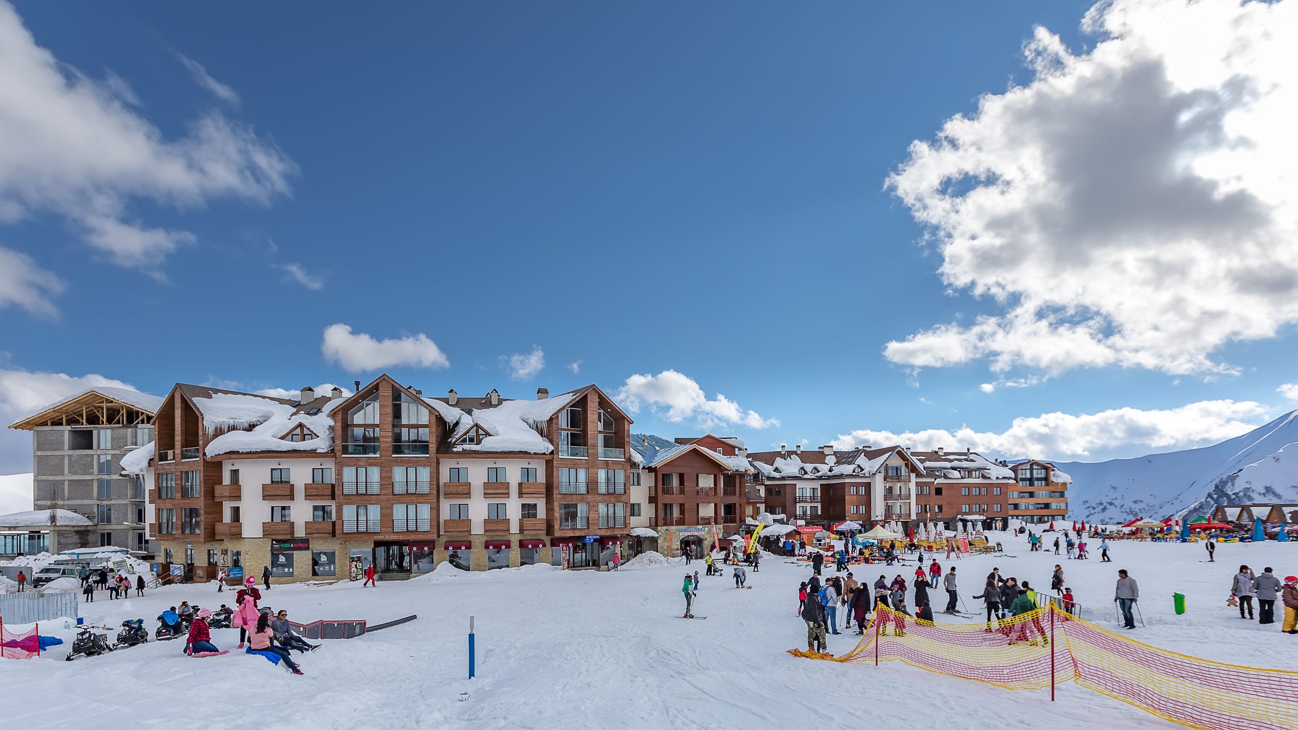 Empoisonnement en monoxyde de carbone soupçonné de décès de 12 personnes au Georgia Ski Resort