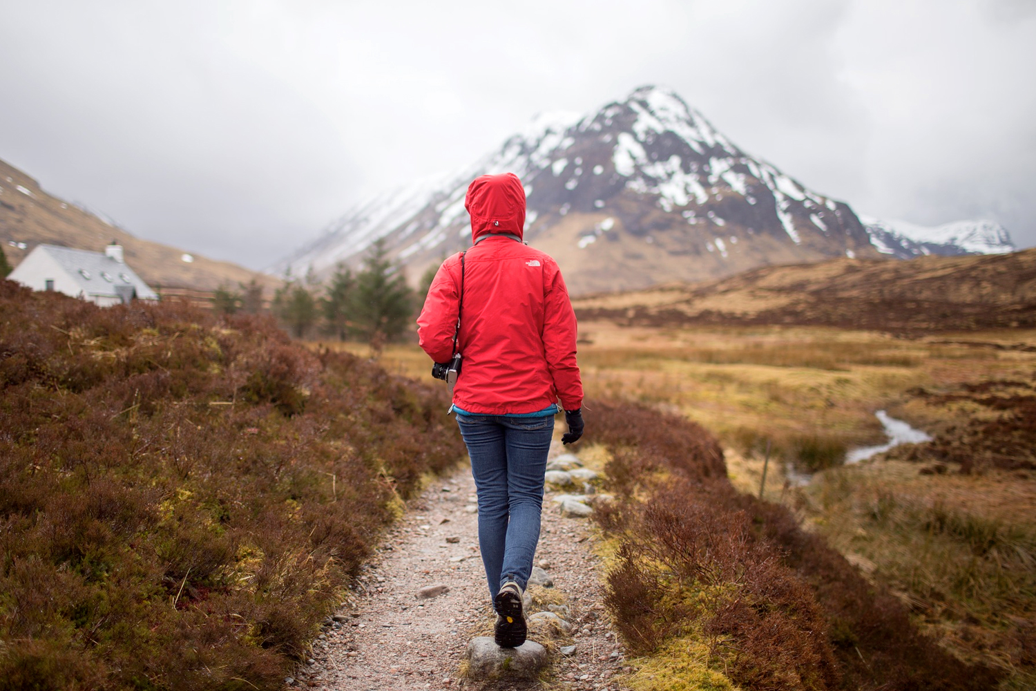 10 migliori pantaloni da viaggio per donne e uomini