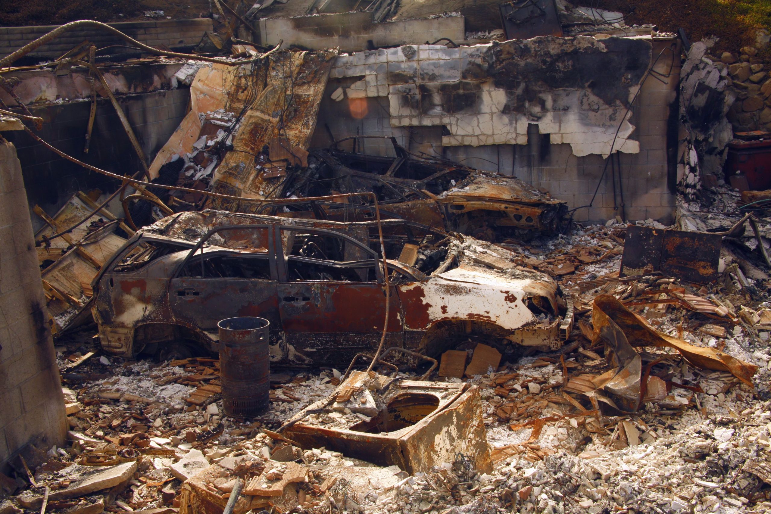Palisadas del Pacífico centenario reducido a escombros y cenizas a medida que el alcance de la destrucción sin precedentes del fuego sale a la luz