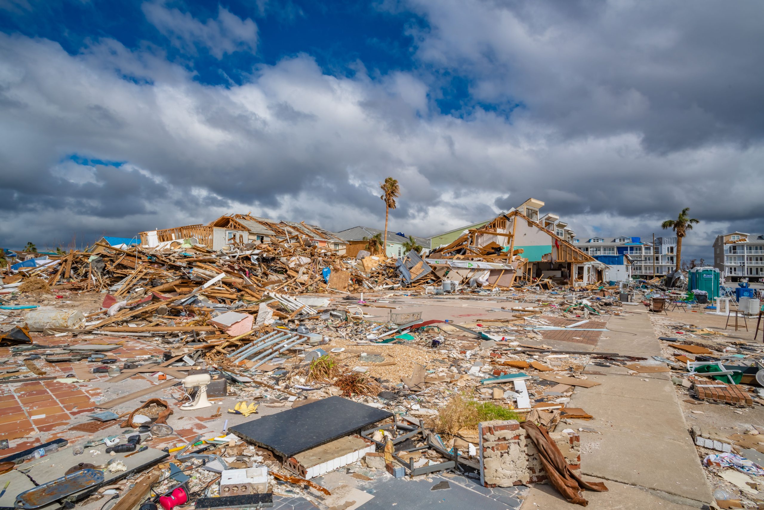 Imagens comoventes das consequências de Helene começam a surgir à medida que os moradores avaliam seus danos catastróficos