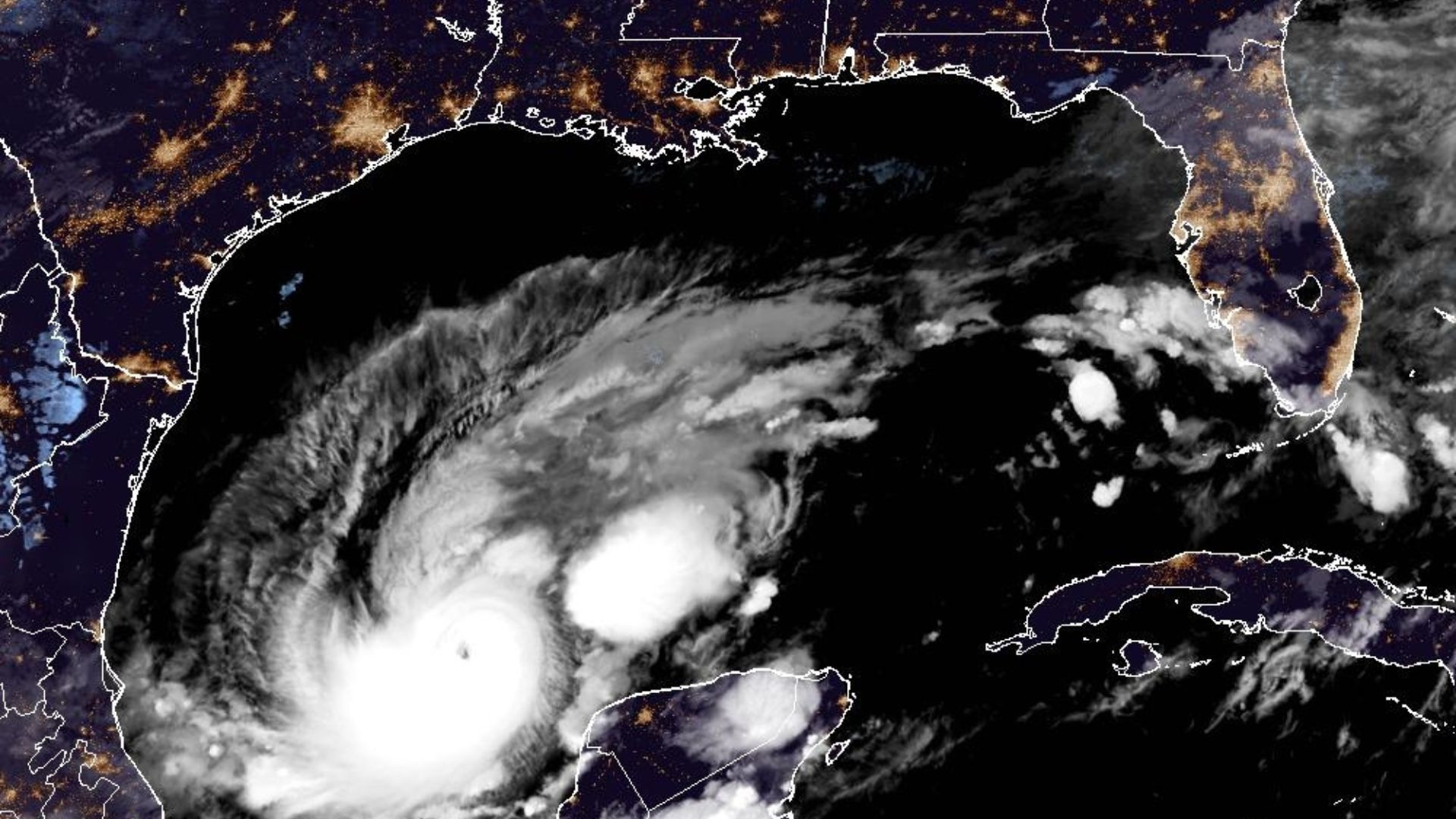 É a temporada da temporada: o furacão que é, e a Flórida é o alvo do furacão Milton, enquanto percorre o Golfo do México