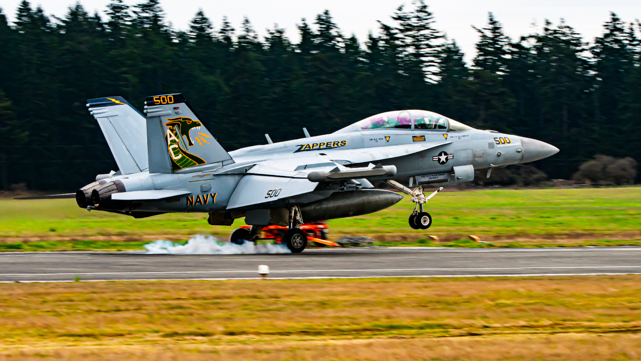 US Navy EA-18G Growler s'écrase pendant l'entraînement Flight: Fate of CrewMembers Nabord