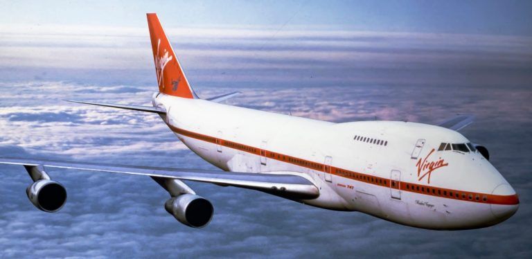 Como os comissários de bordo se adaptam aos limites mais próximos das cabines de jato particulares