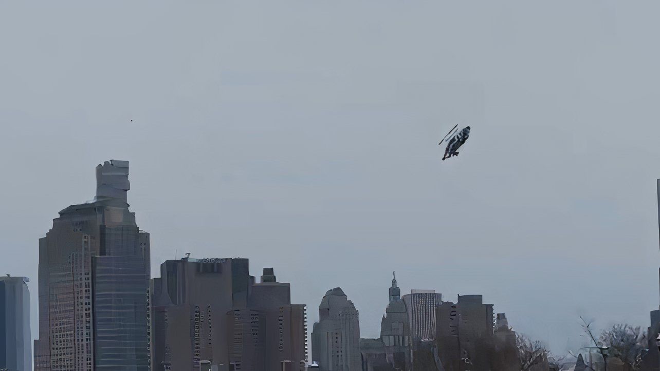 O helicóptero da turnê colide fatalmente no rio Hudson de Nova York