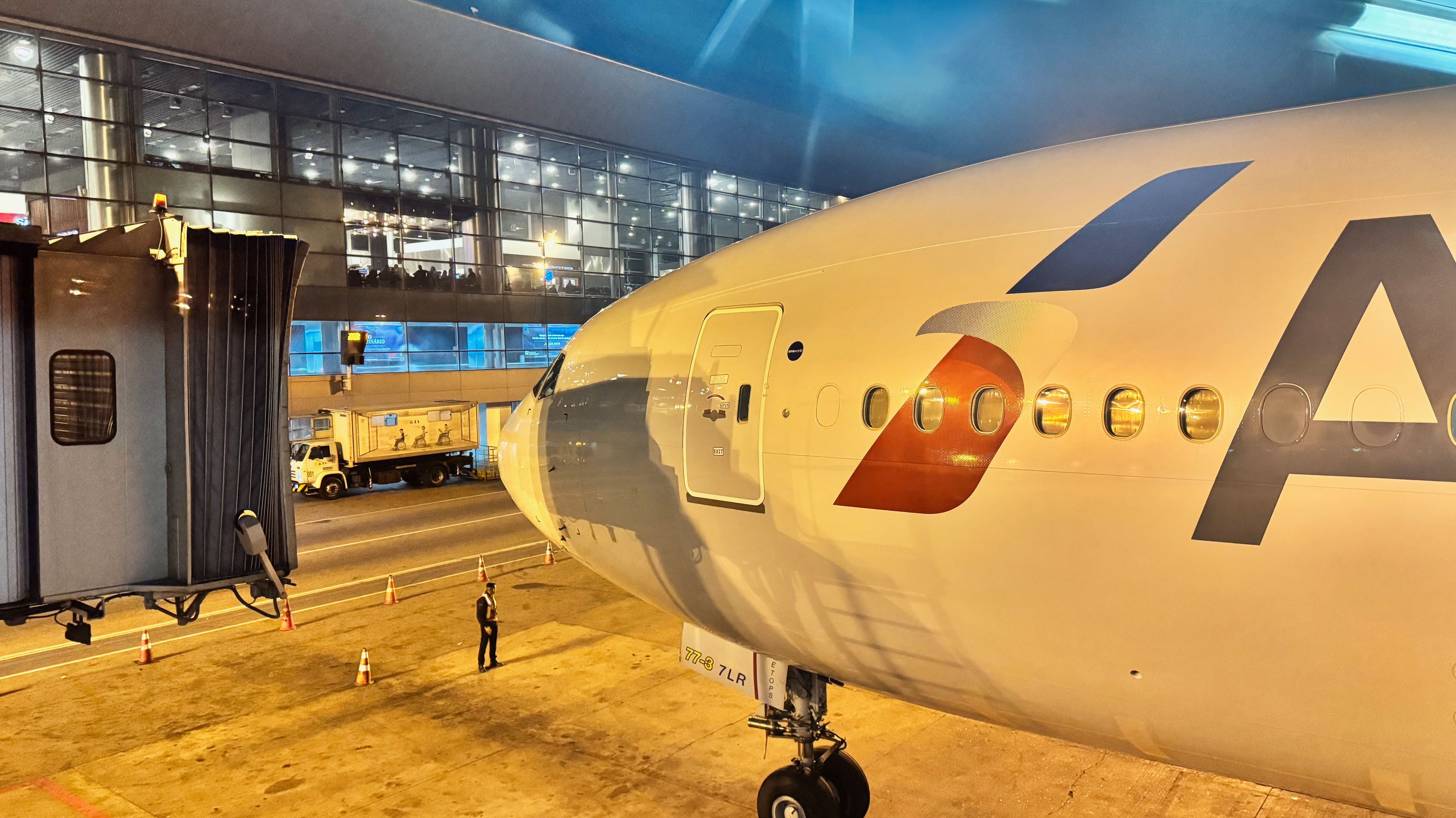 Contaminación en avión: 9 aerolíneas con las emisiones más altas en 2024