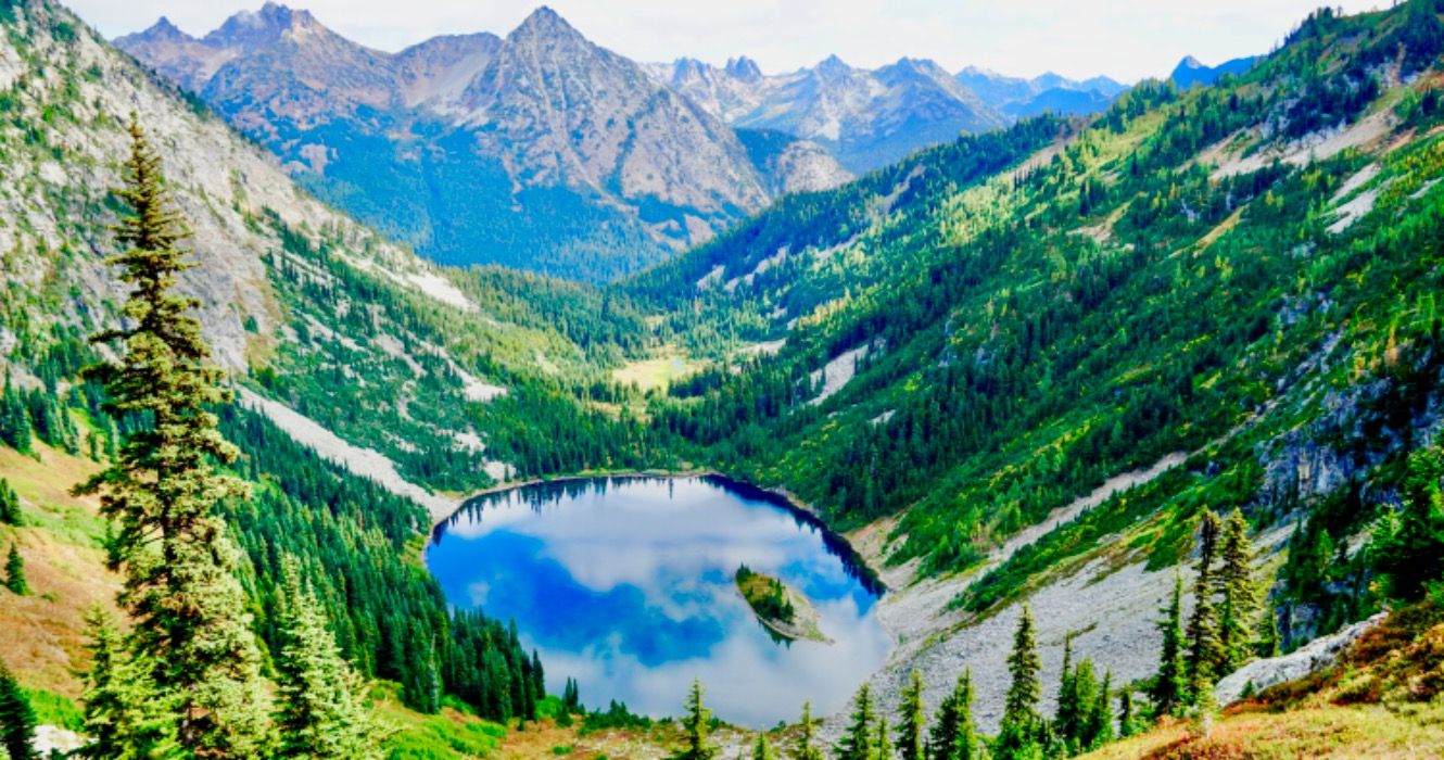 10 routes pittoresques à Washington qui offrent une vue imprenable sur la montagne d'hiver