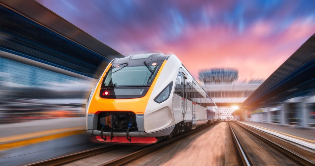 Trenes vs. Viajes por carretera: comparando los dos basados en el costo