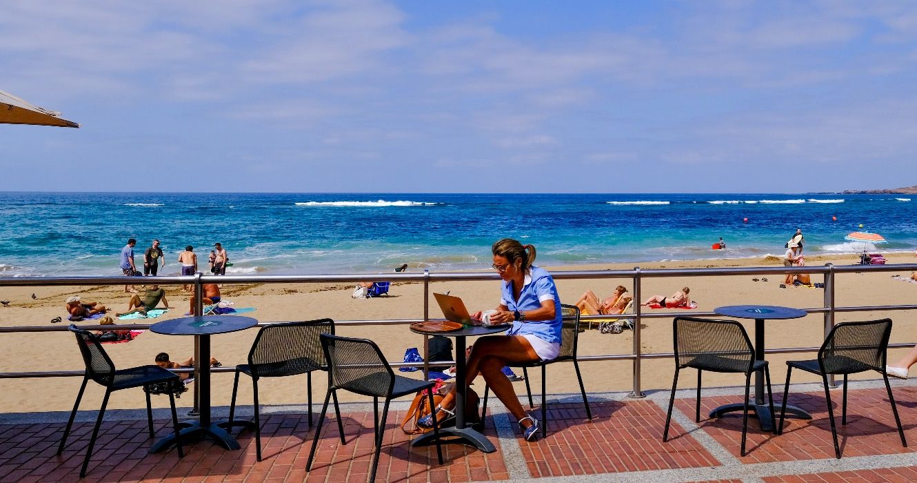 10 países asequibles que proporcionan ventajas de trabajo para los estadounidenses